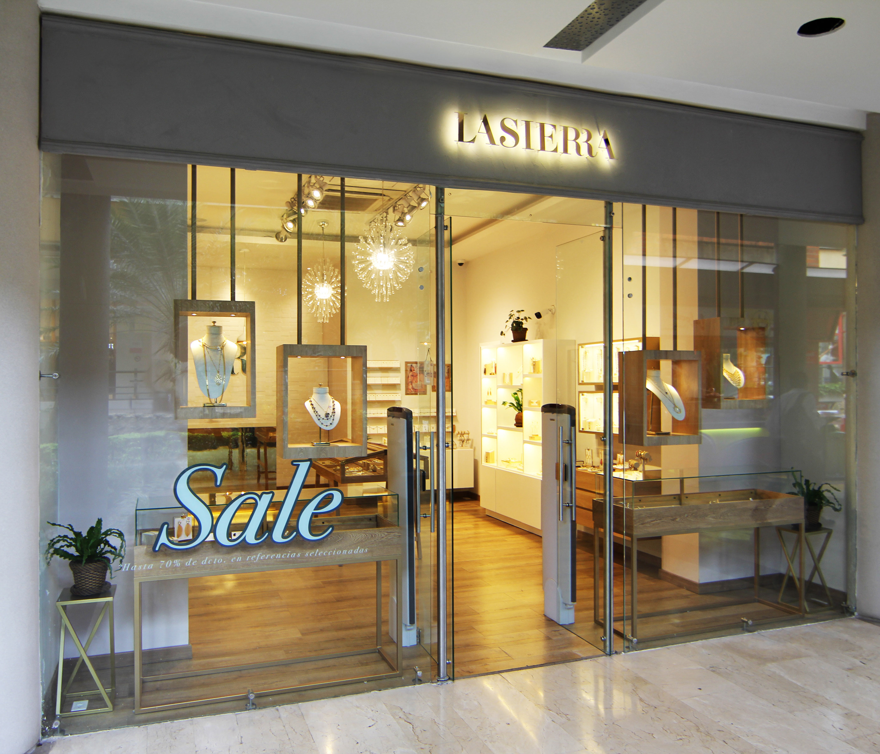 哥伦比亚手工珠宝品牌 LA SIERRA 室内设计-3