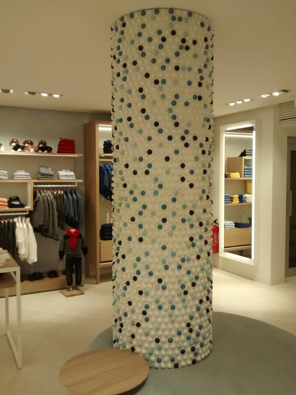 法国 Harmont&Blaine 旗舰店陶瓷点阵装饰-7