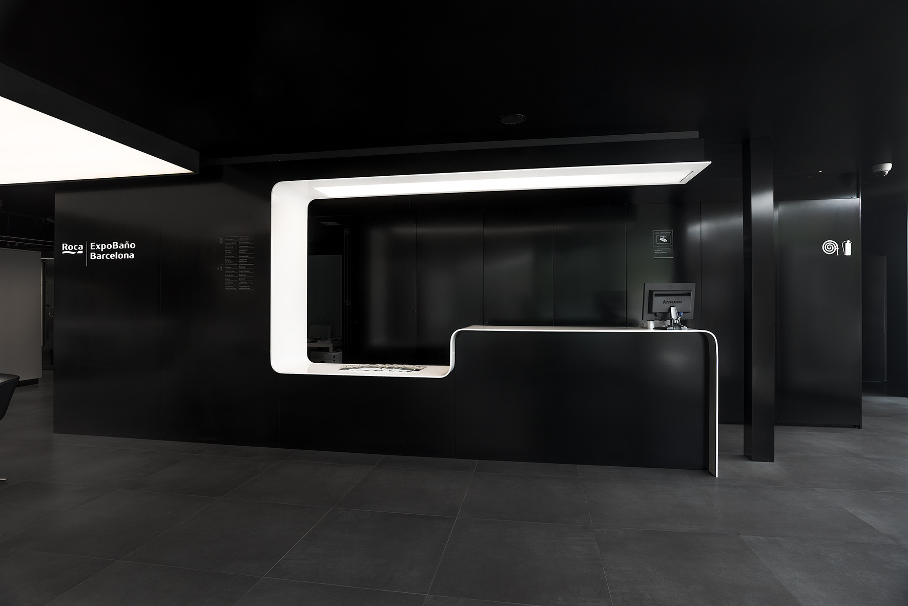 巴塞罗那 Roca 卫浴展示厅——自然光照的室内设计佳作-4