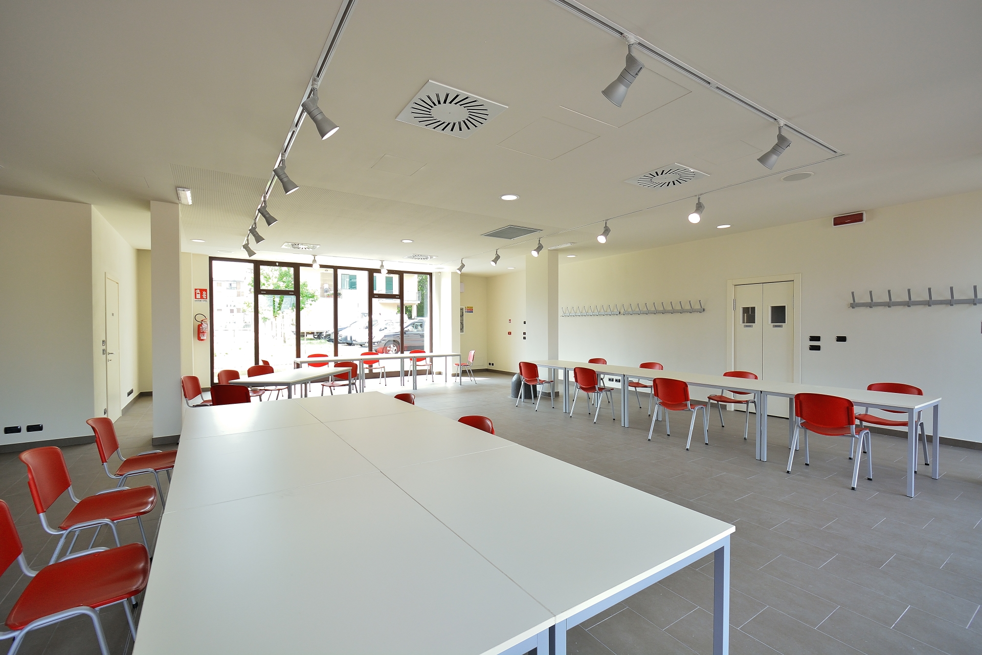 意大利北部城市广场重建,公共空间焕发新生-8