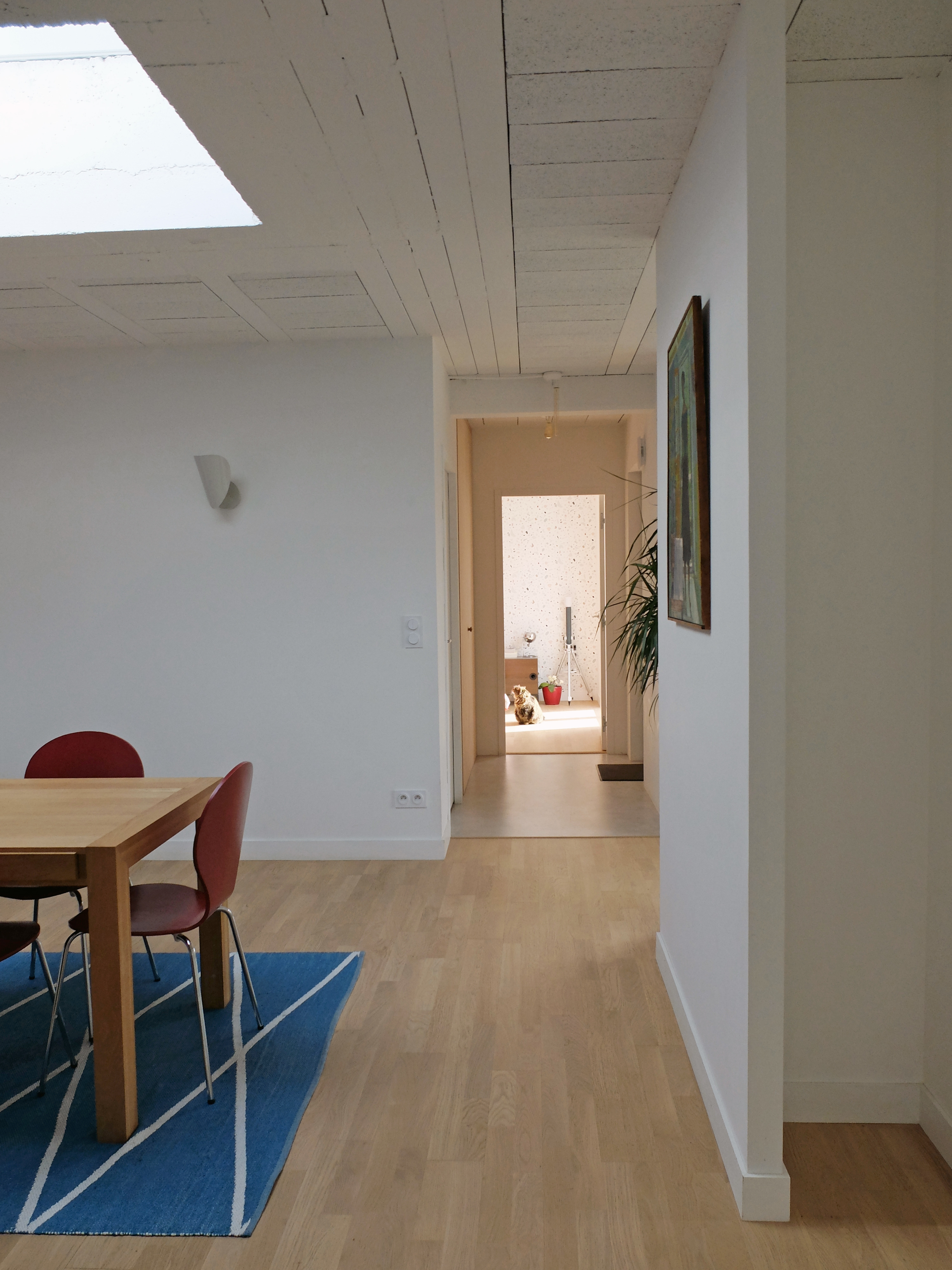 现代简约家居，光影与隐私的和谐共生-14