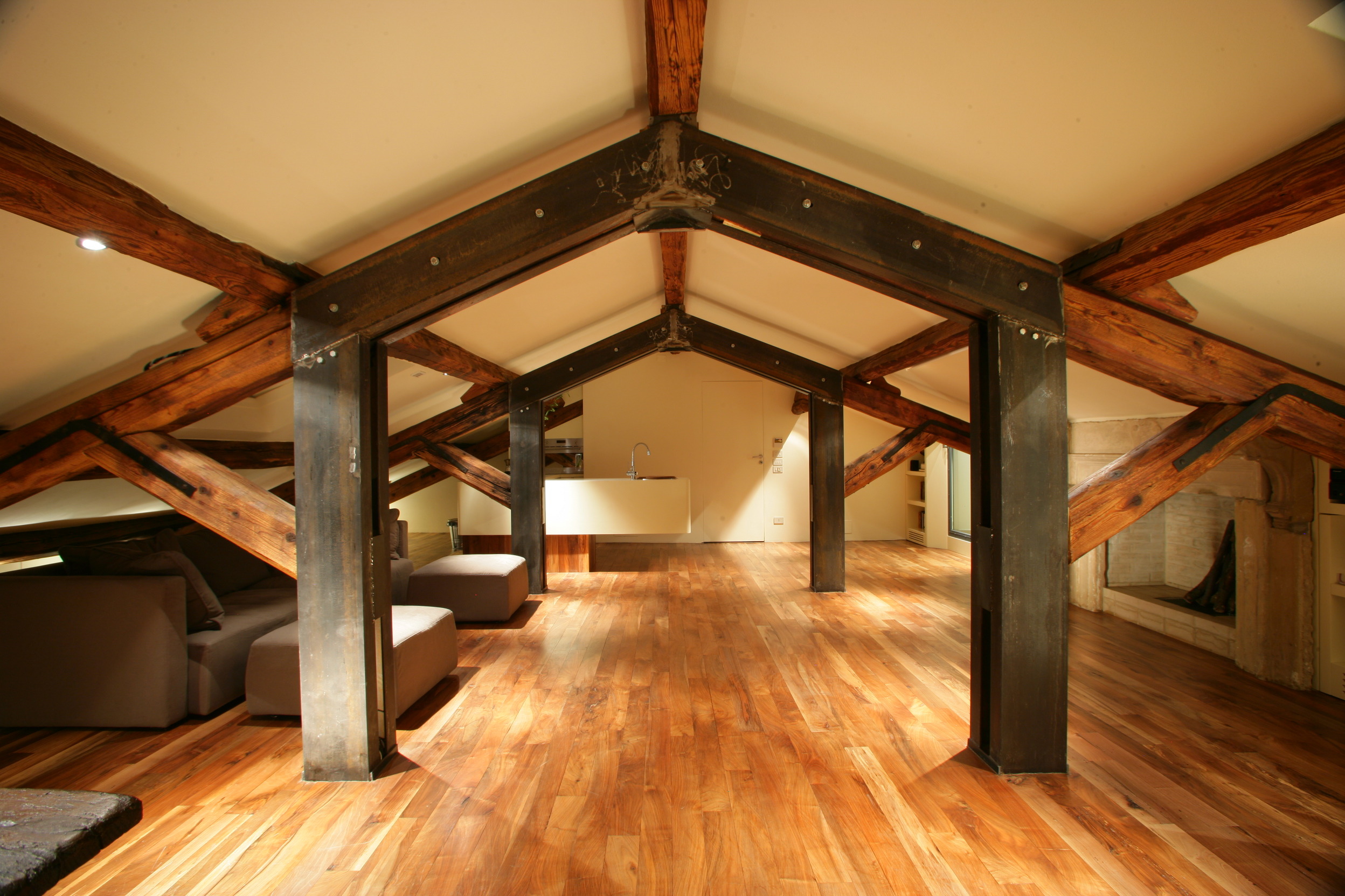 翻新旧阁楼,打造城市中心温馨休憩地-20