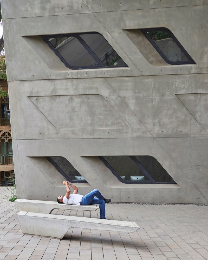 伊萨姆·法里斯研究所-8