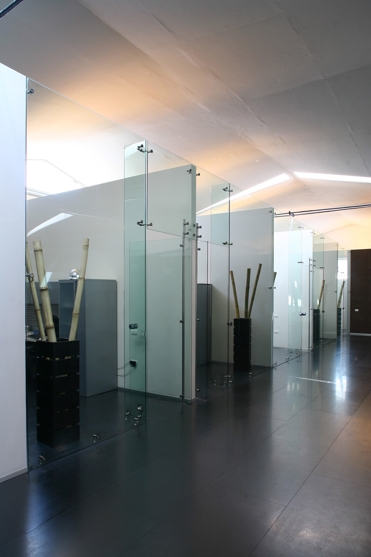 墨西哥 Pavisa 办公大楼 | 现代简约的办公空间-15