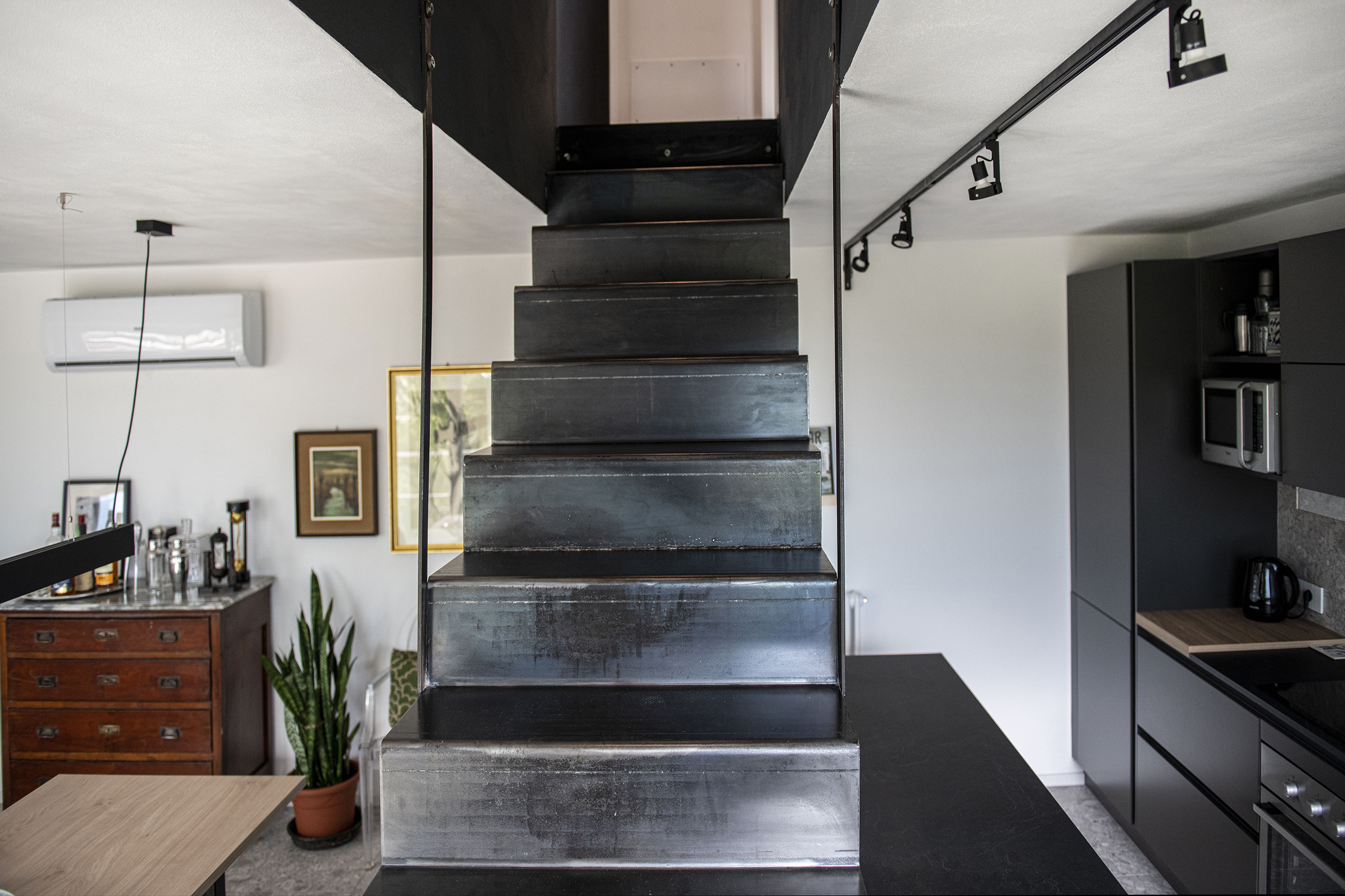 融合历史与记忆的意大利家庭住宅设计-11