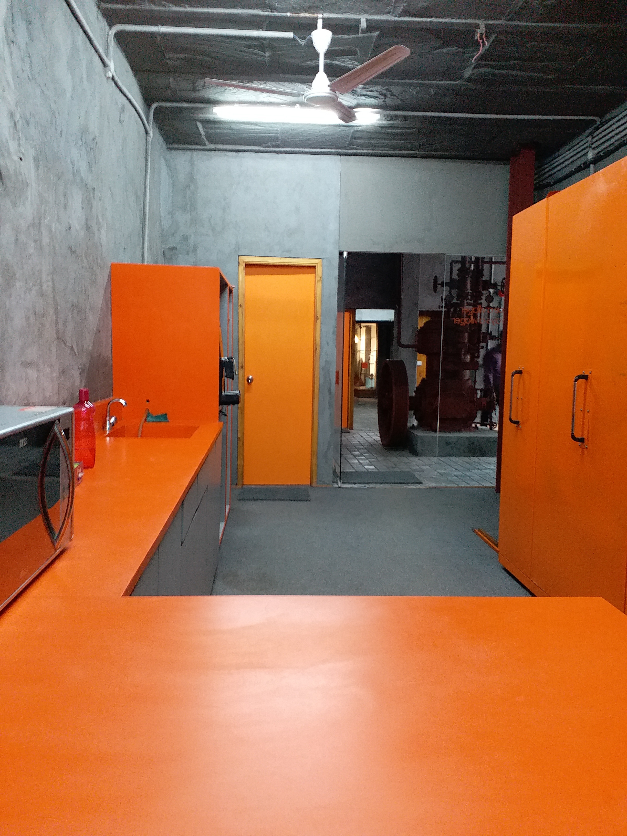 旧工厂变身为学校的设计奇迹-59