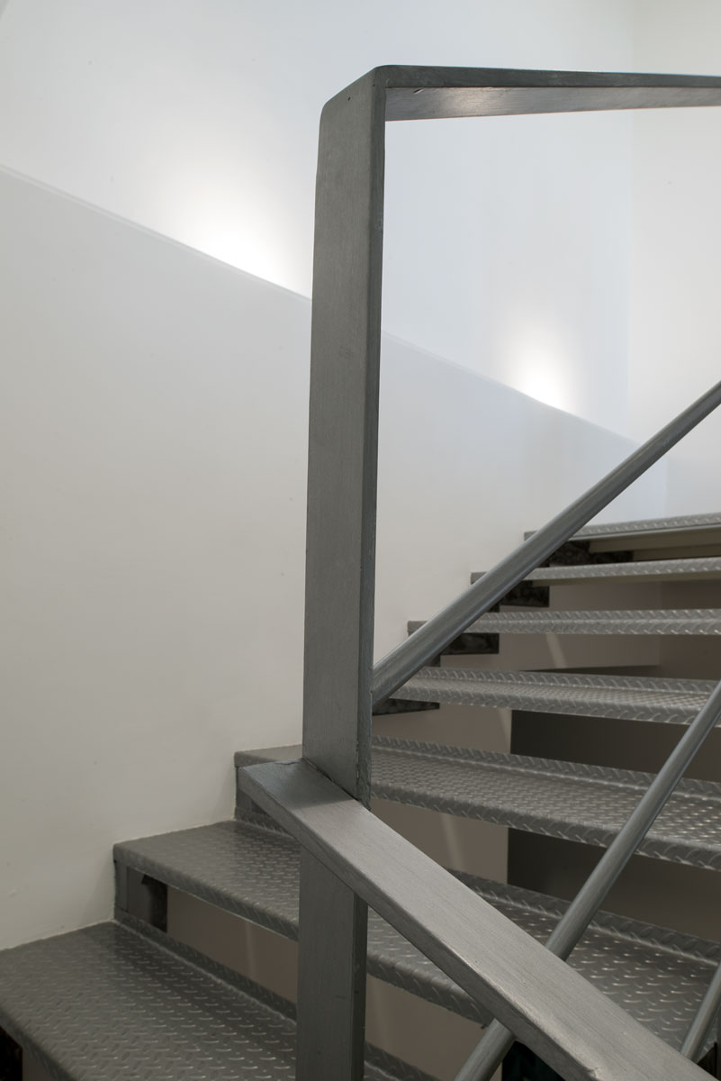 意大利南部工业遗址中的创意办公室-11