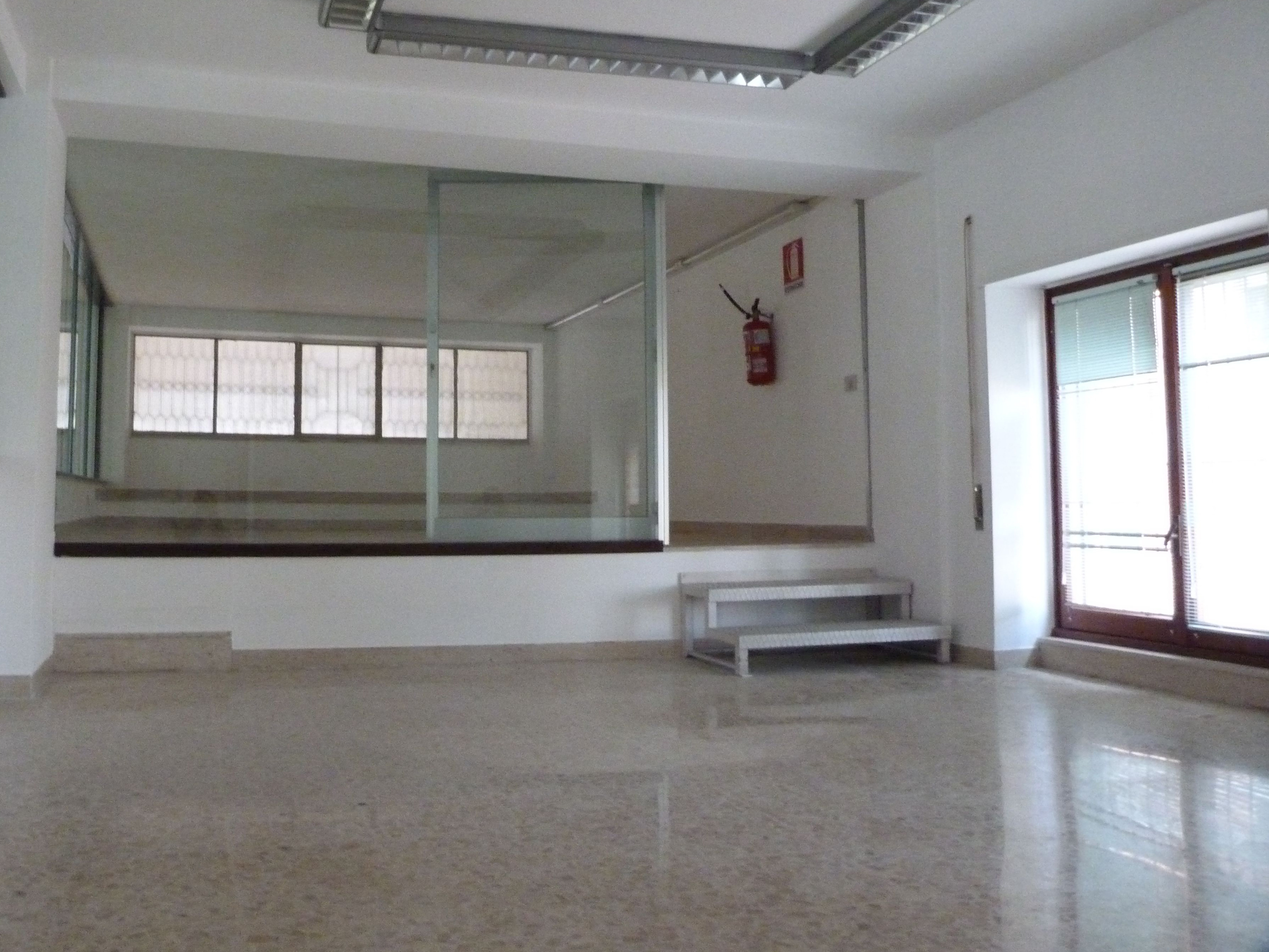 定制 OSB 隔板打造灵动办公空间-29