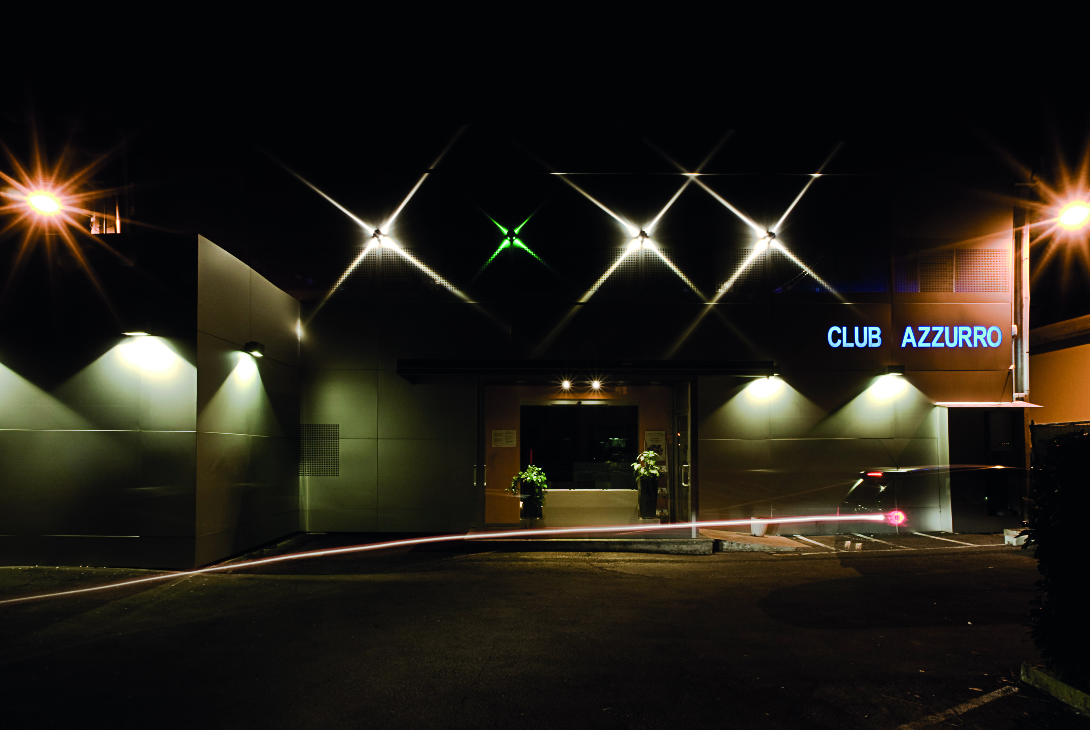 意式运动中心变身水疗 SPA,黑石魅力营造温馨氛围-12