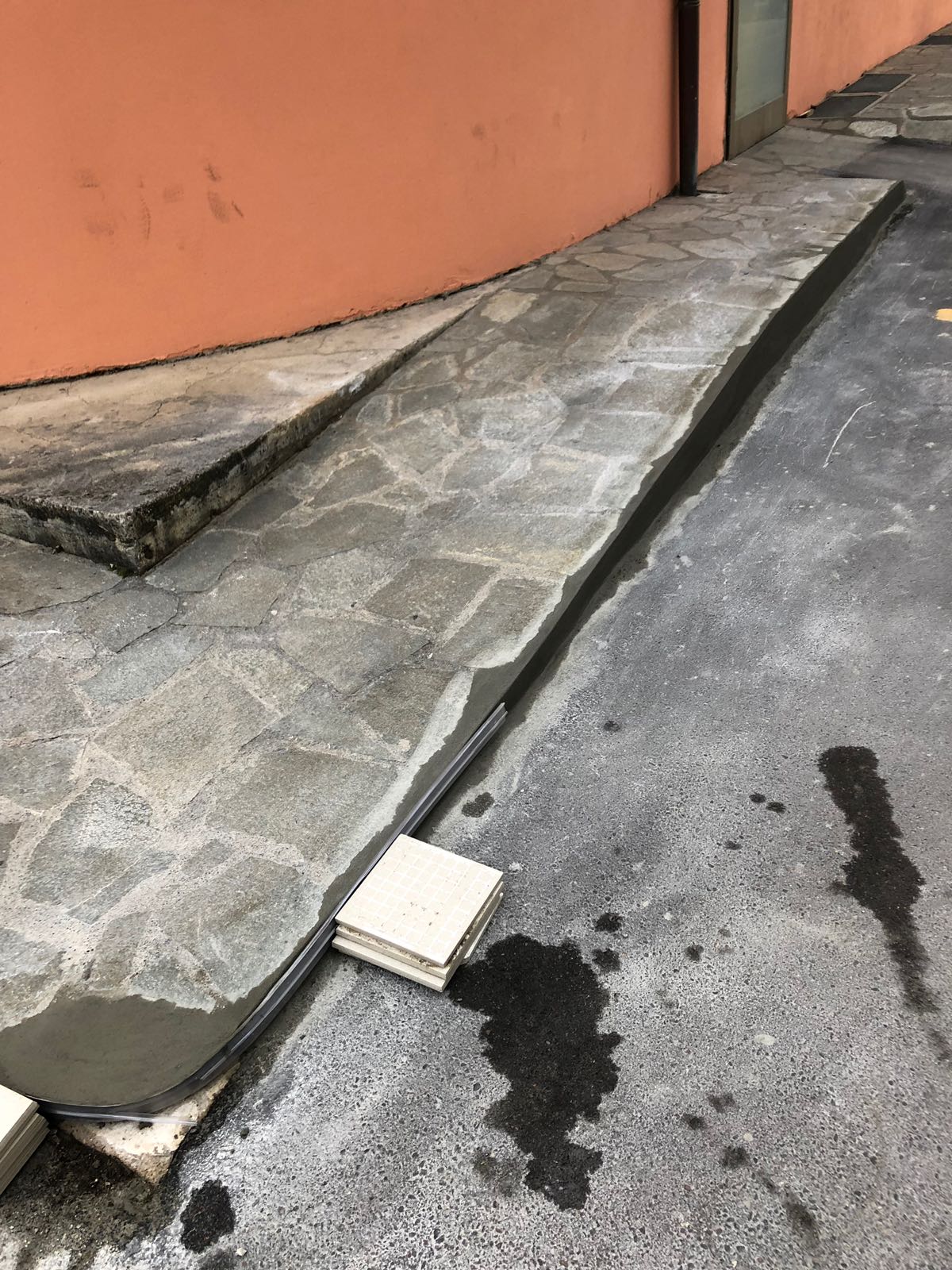 2018 年完成的商铺入口人行道设计-5