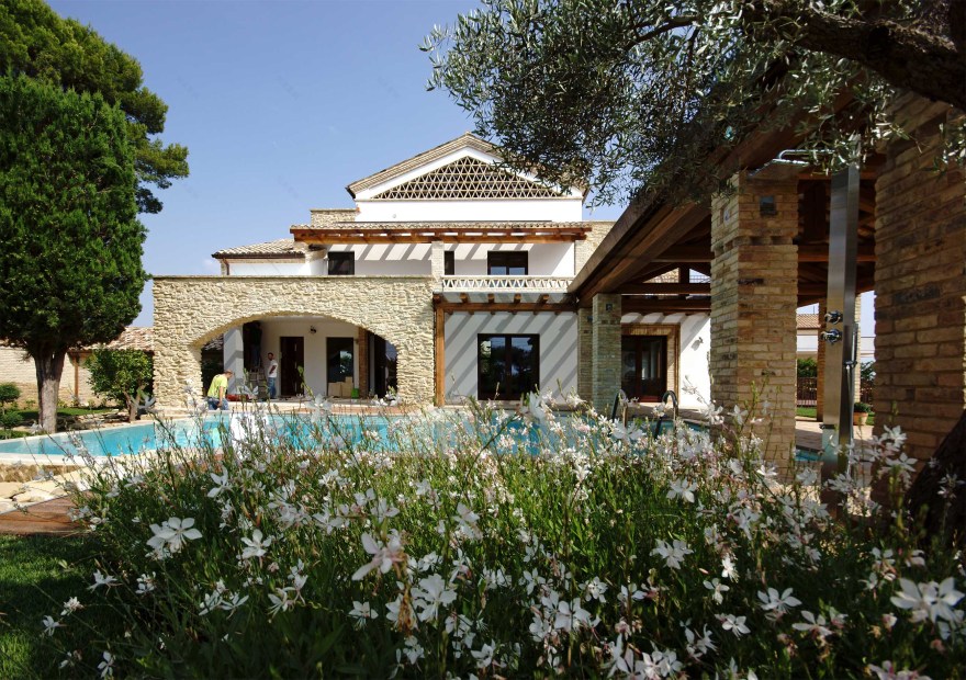 游泳池和圣约翰小教堂-4