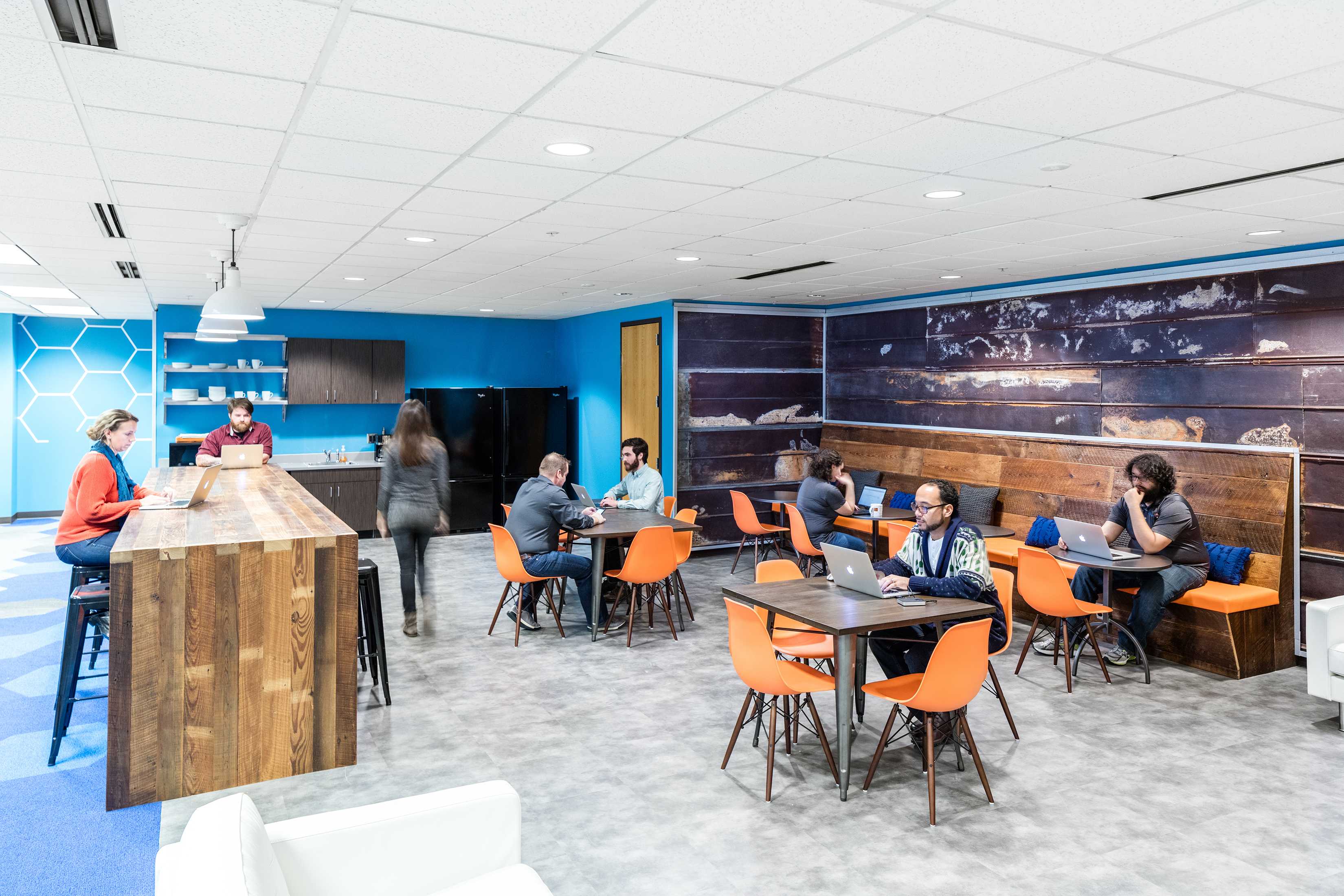 CloudBees Raleigh 办公室的活力设计-8