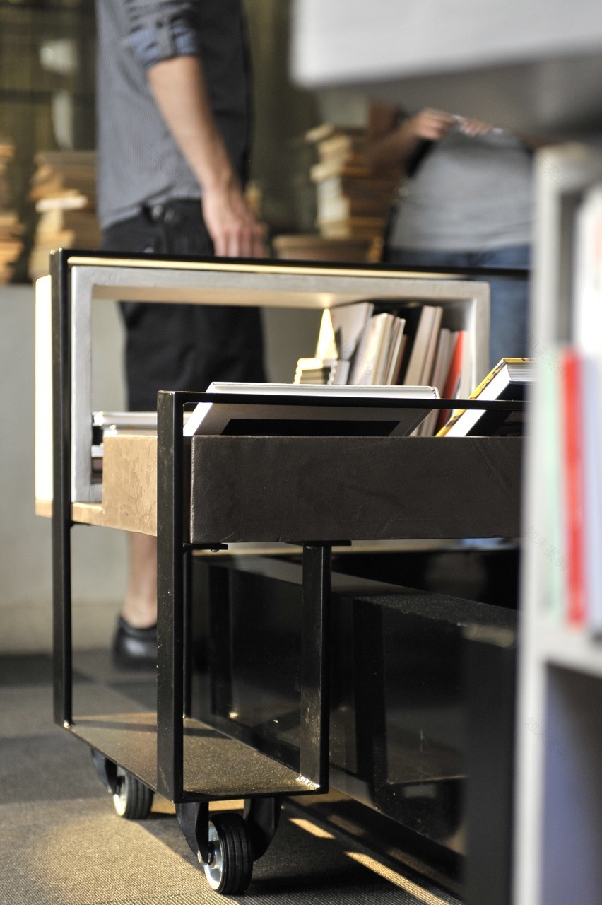 2010 年马德里 Vincci Soho 酒店"阅读钥匙"家具设计-17