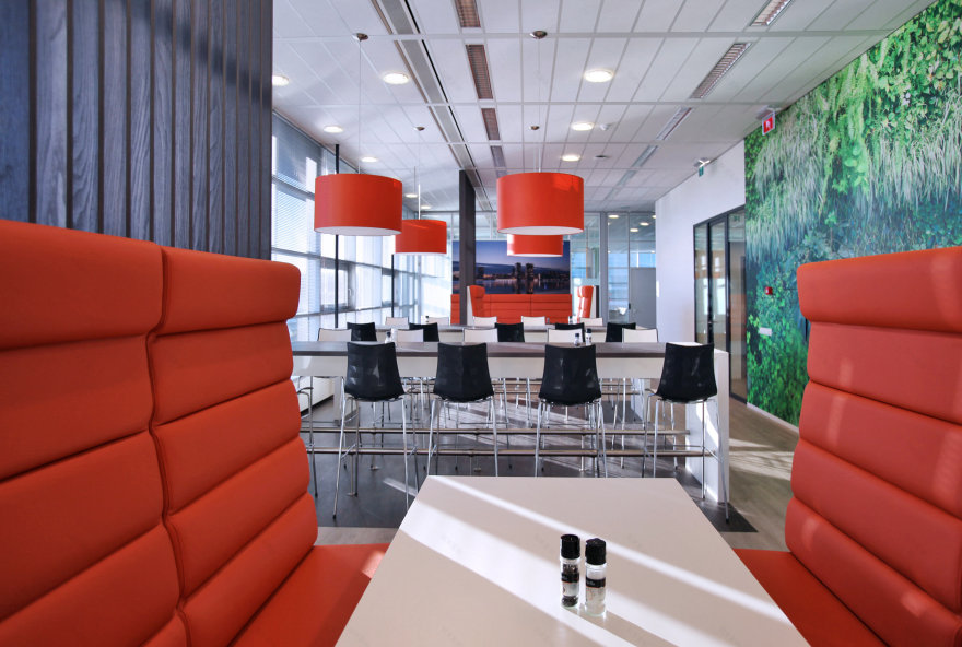 荷兰 Rabobank 员工餐厅,灵动空间打造舒适用餐环境-2