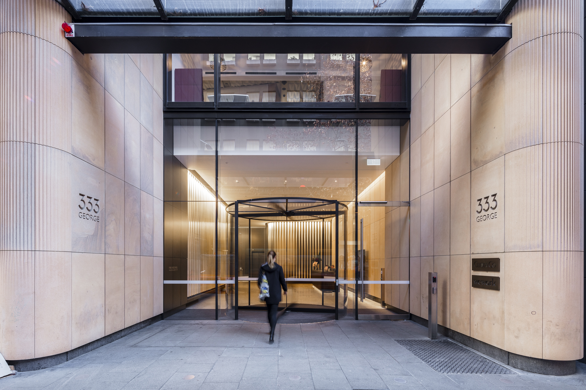 悉尼 333 乔治街办公楼 | 透明与遗产的完美融合-7