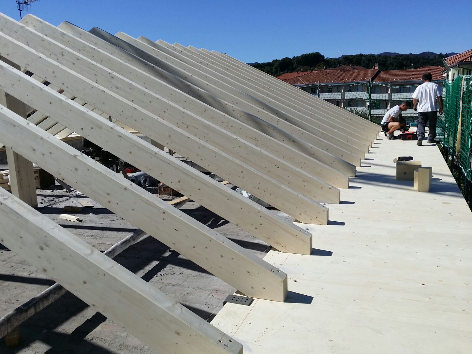 2017 年完成的木结构 X-LAM 屋顶多户住宅设计-5