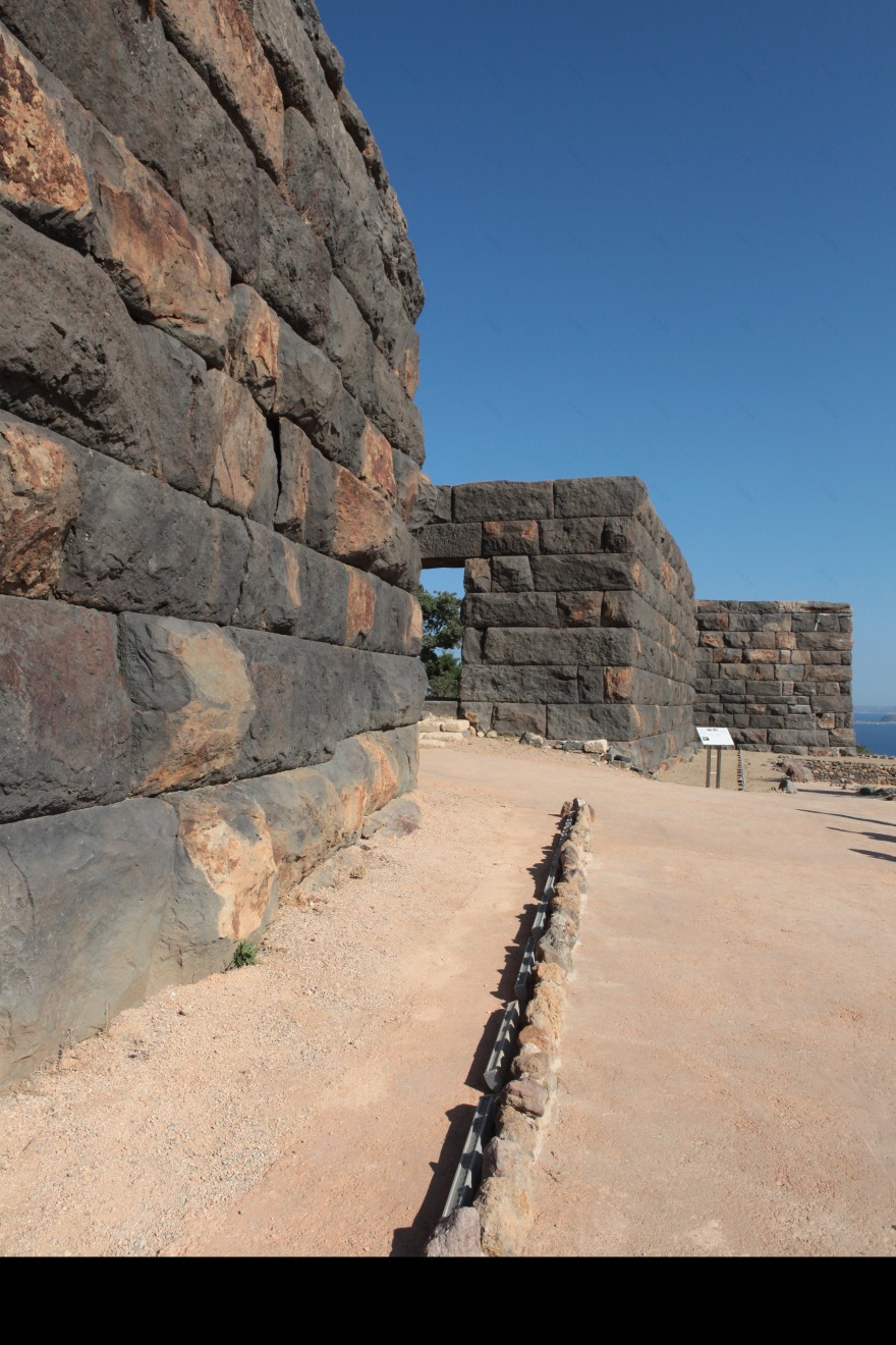 尼西罗斯古城墙景观复原 · 火山黑石的古代防御传奇-5