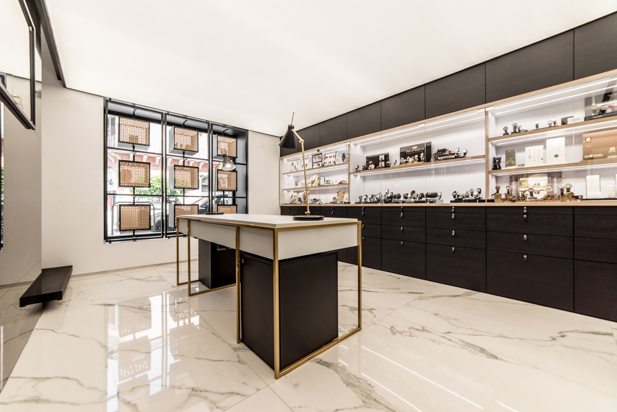 古韵新生 | Comiso 历史建筑中的珠宝店设计-7