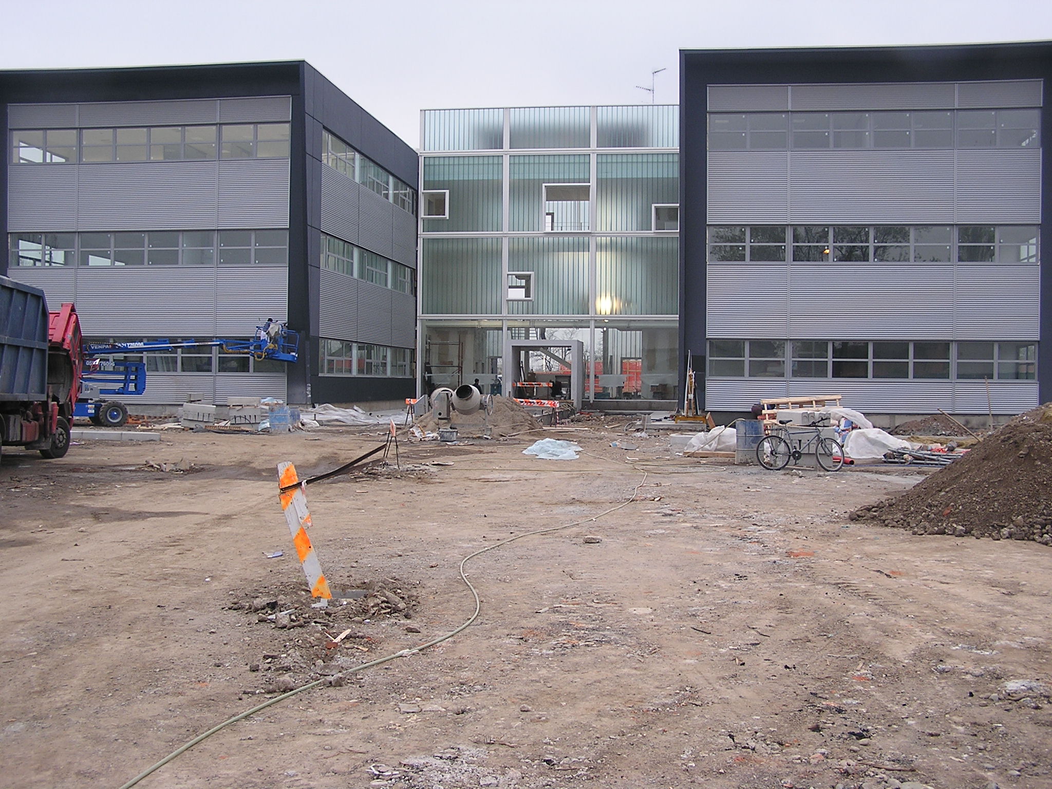 2004 年完成的雷诺卡车意大利总部室内设计-22