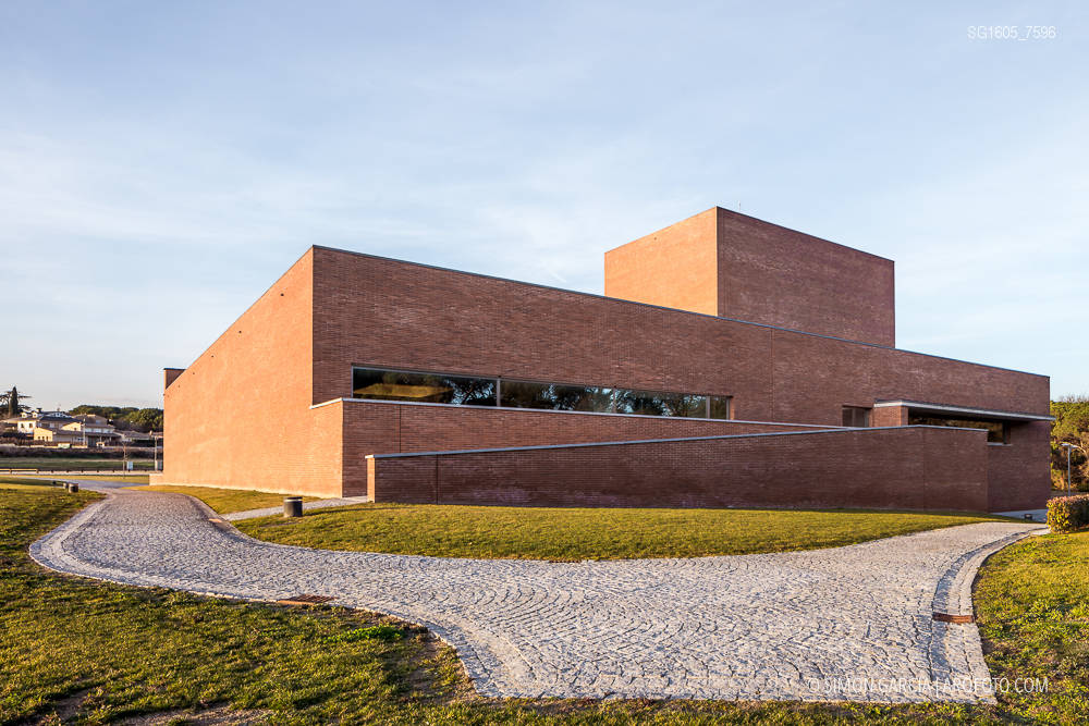 阿尔瓦罗·西扎的 Llinars 音乐厅-25