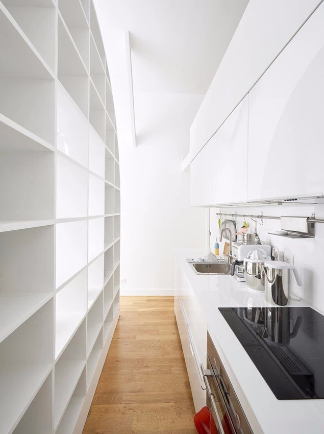 巴黎 30㎡小宅,拱形储物柜打造宽敞空间-16