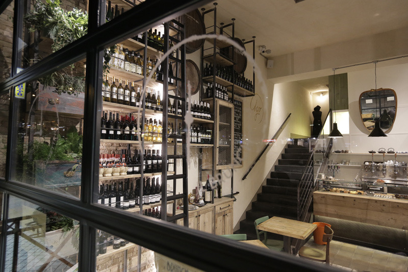 复古与现代交融的 UGO 餐厅-6