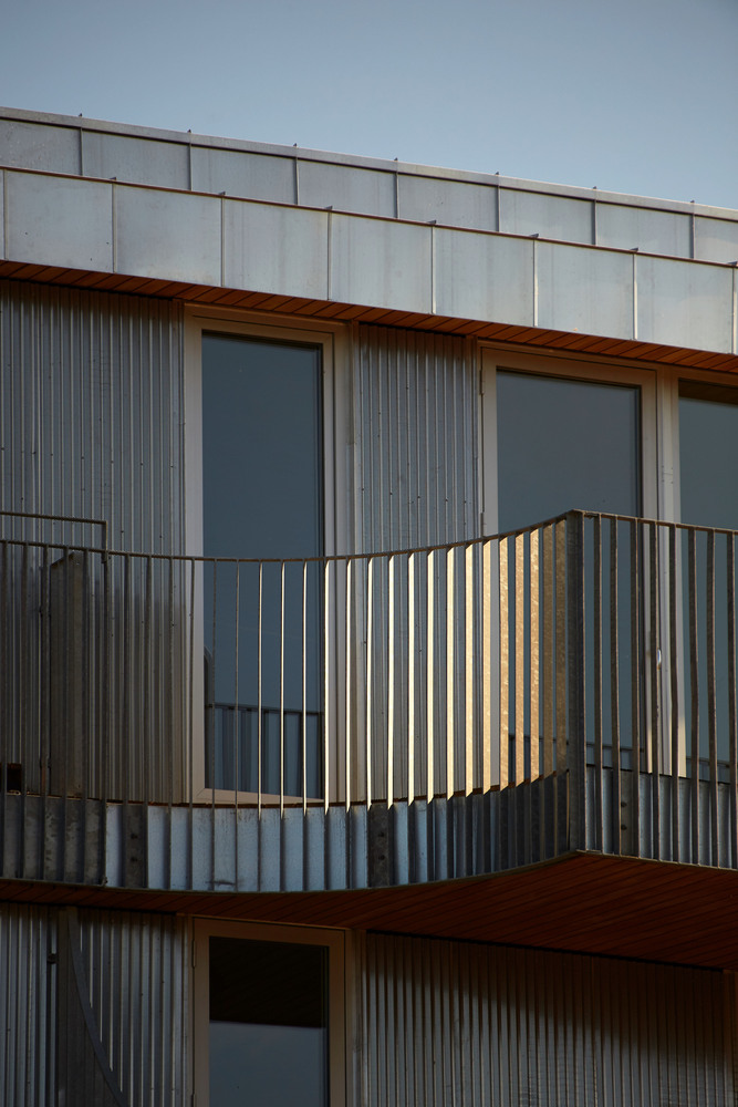 角楼 | 拥抱山丘的现代住宅设计-38