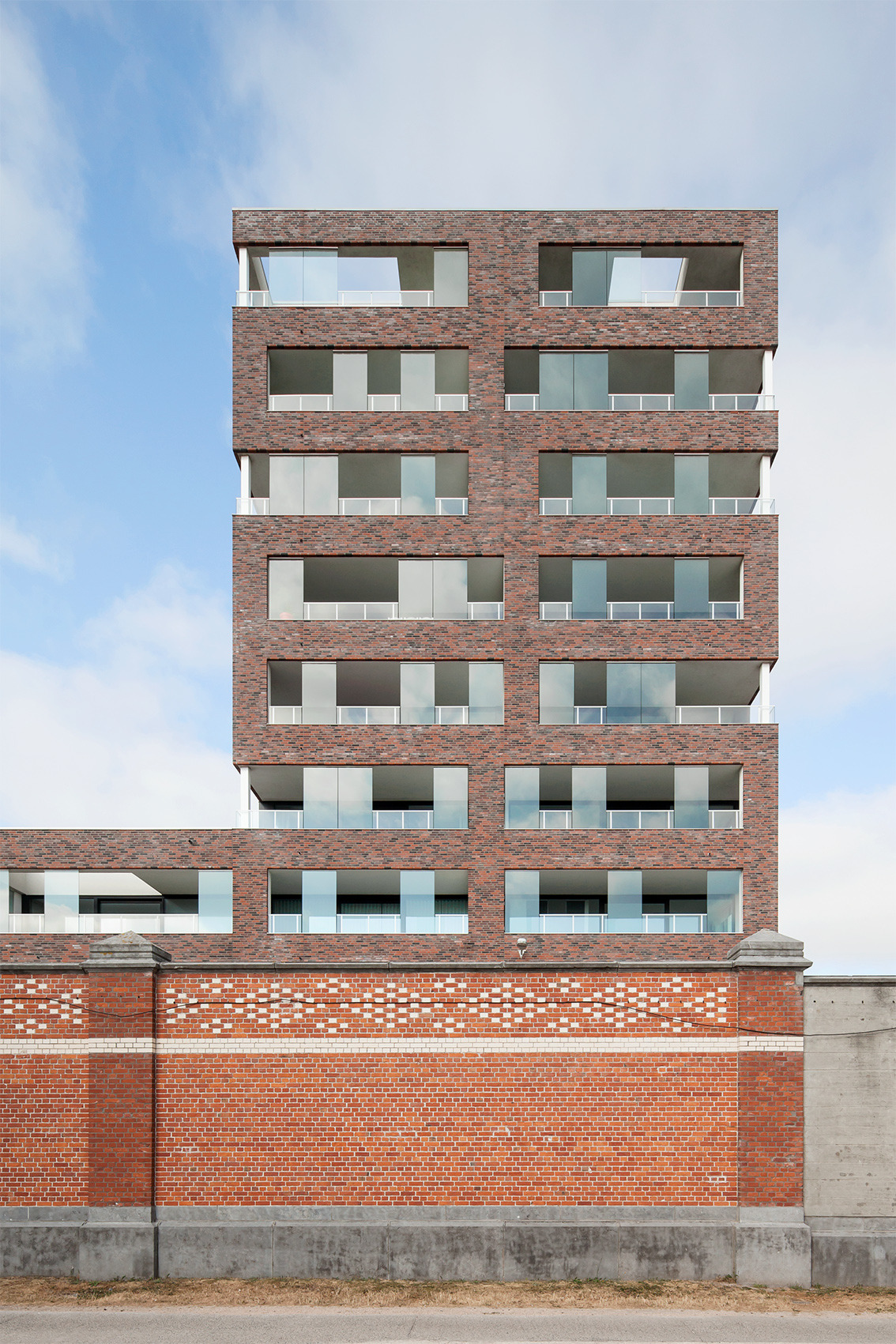 比利时奥斯坦德前军事医院改建住宅区-0