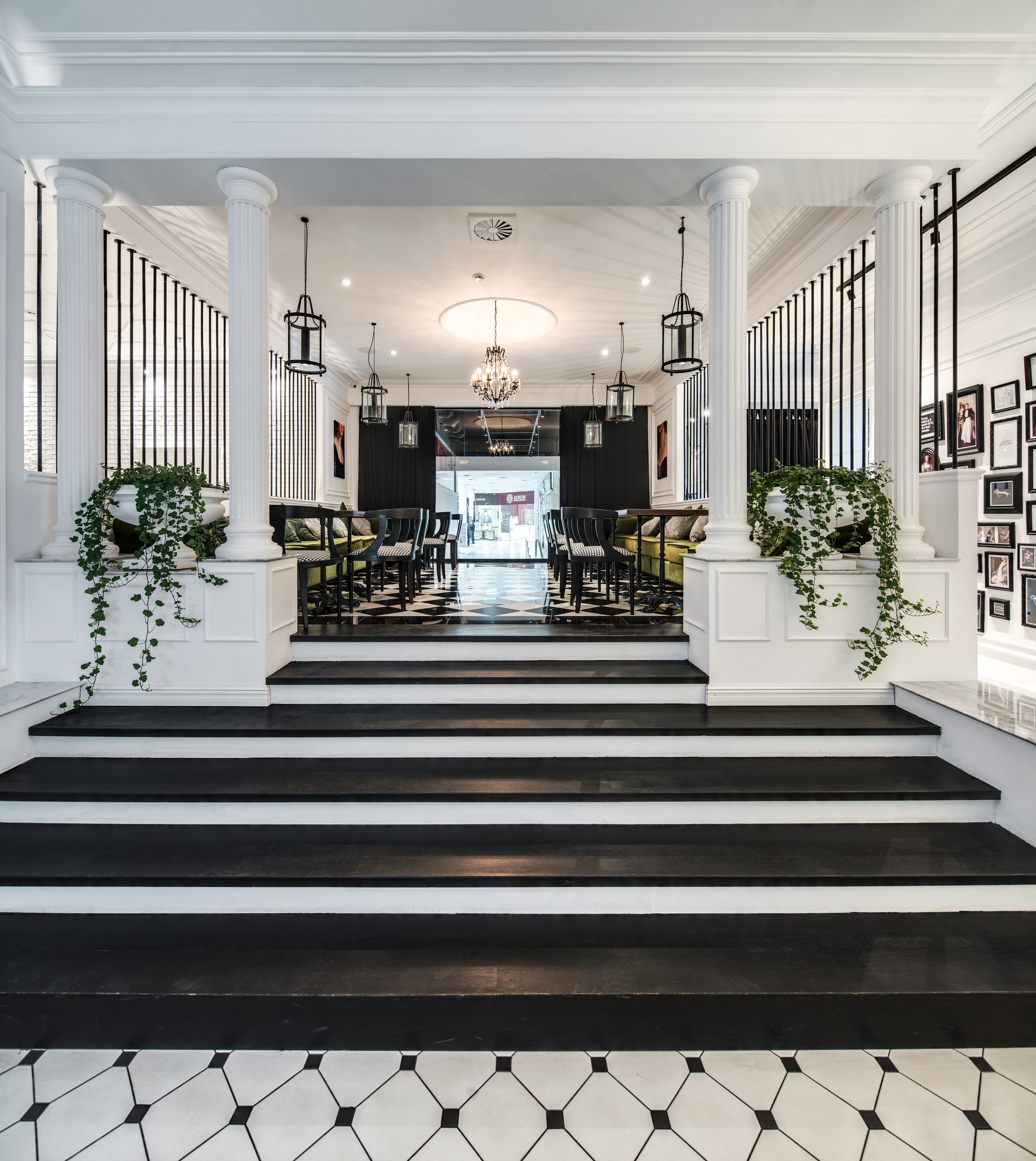 2017 年完成的“黑手党与格鲁吉亚”餐厅综合体-8