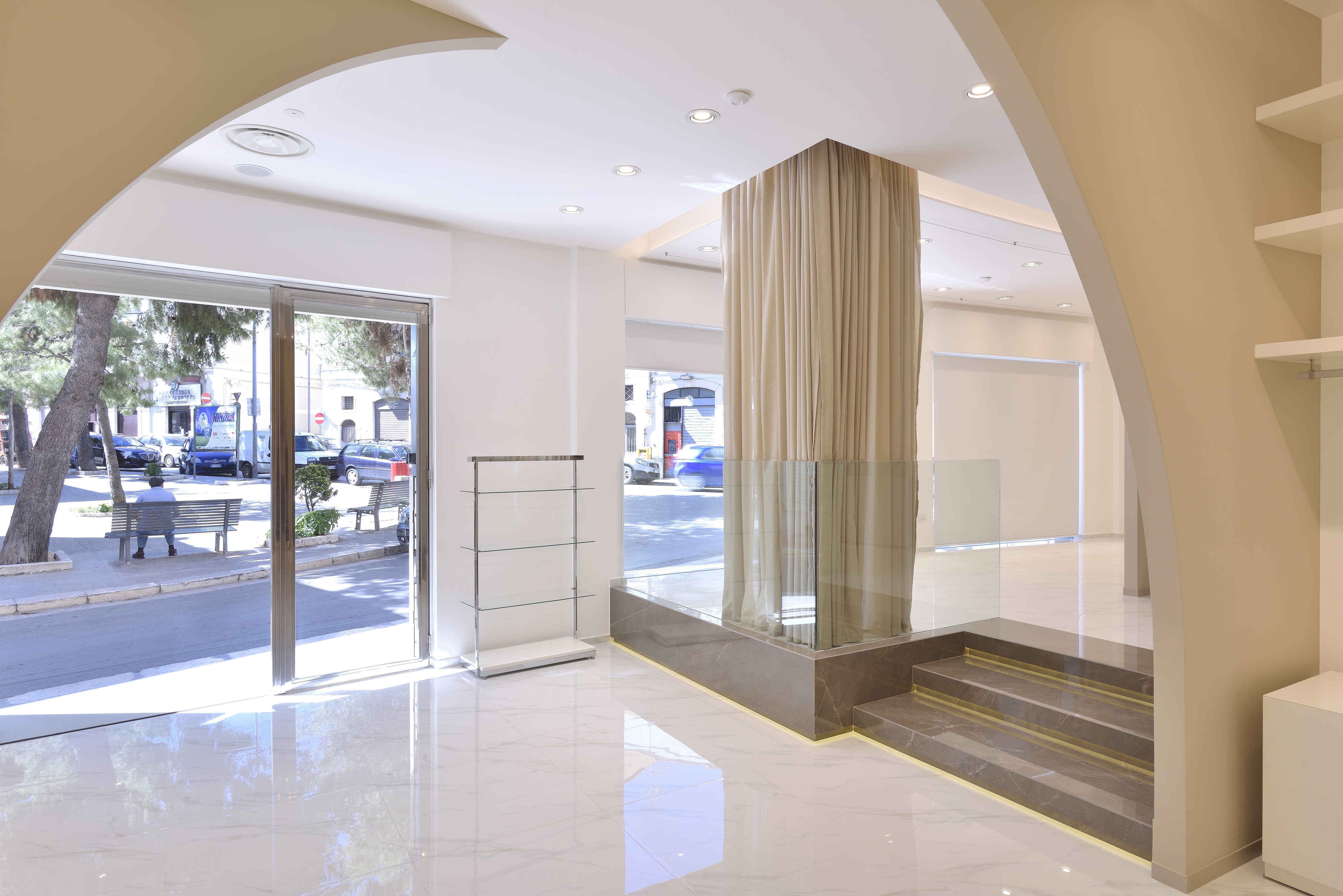 LUCIANA LEONETTI 时尚展示空间-6