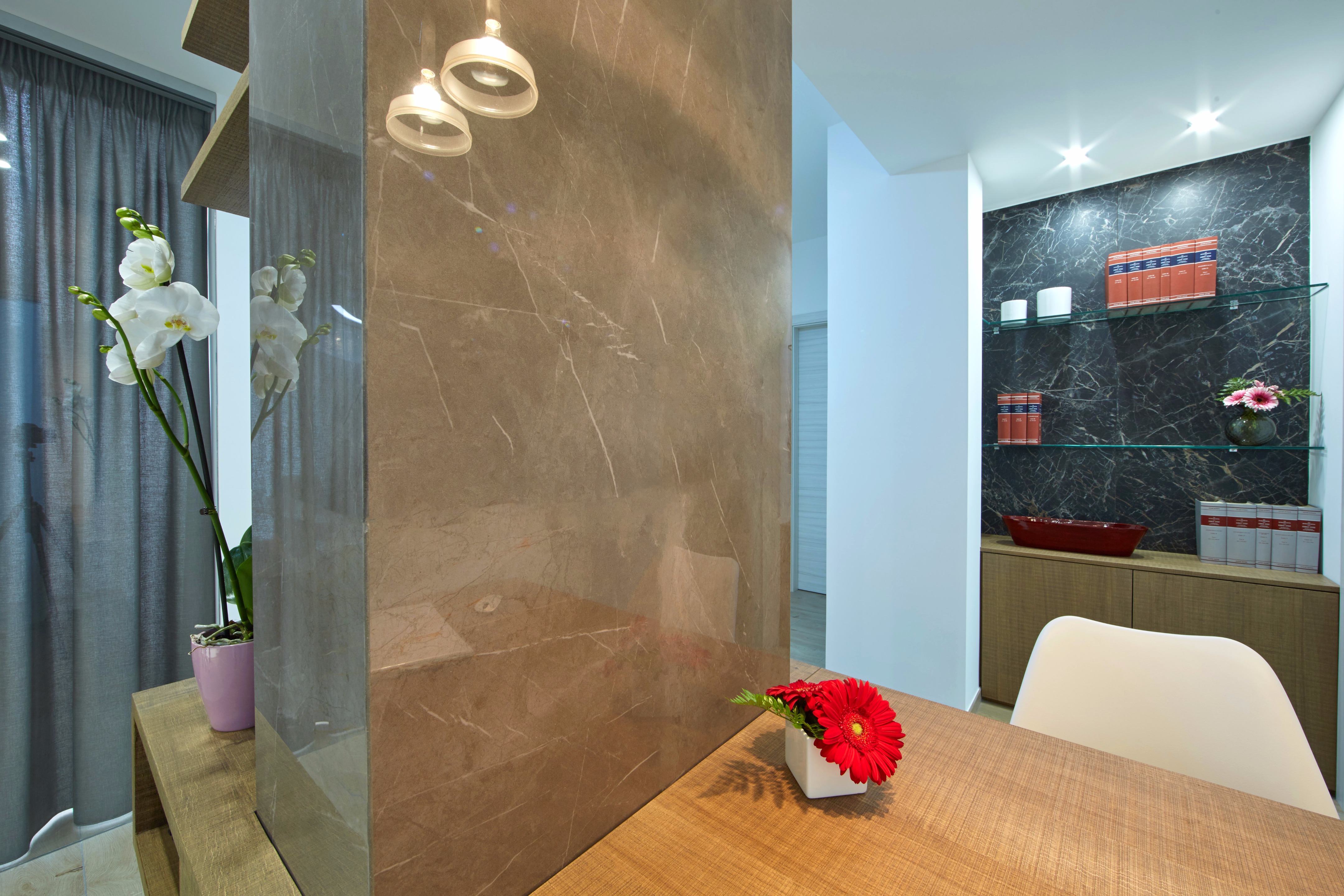 微型公寓变身多功能专业工作室-3