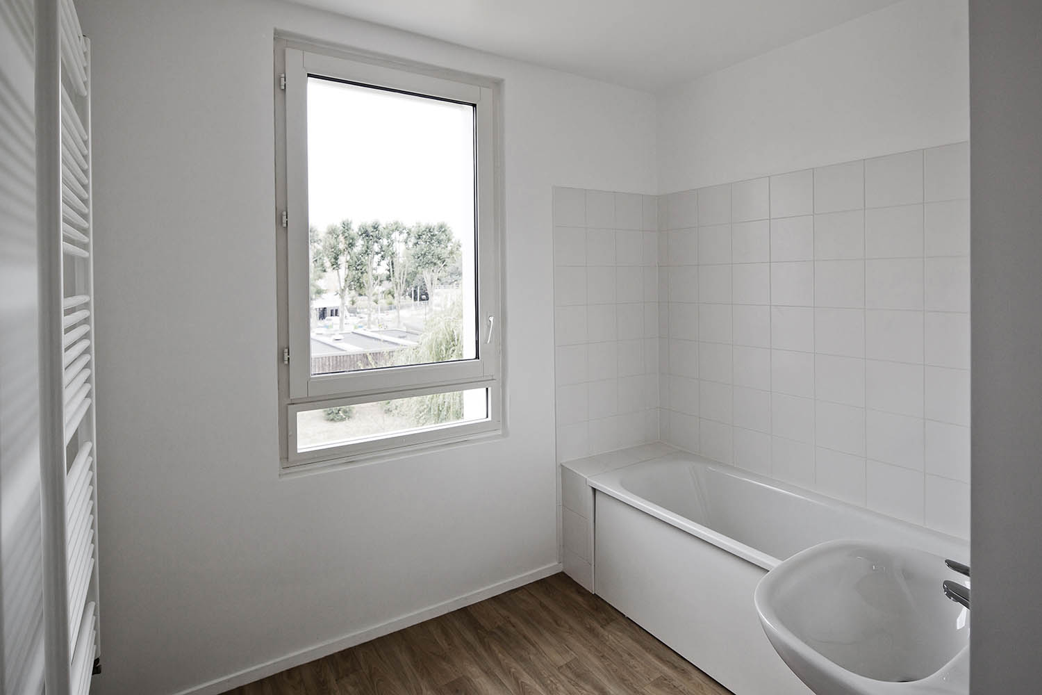 融入城市肌理的绿色住宅设计-14