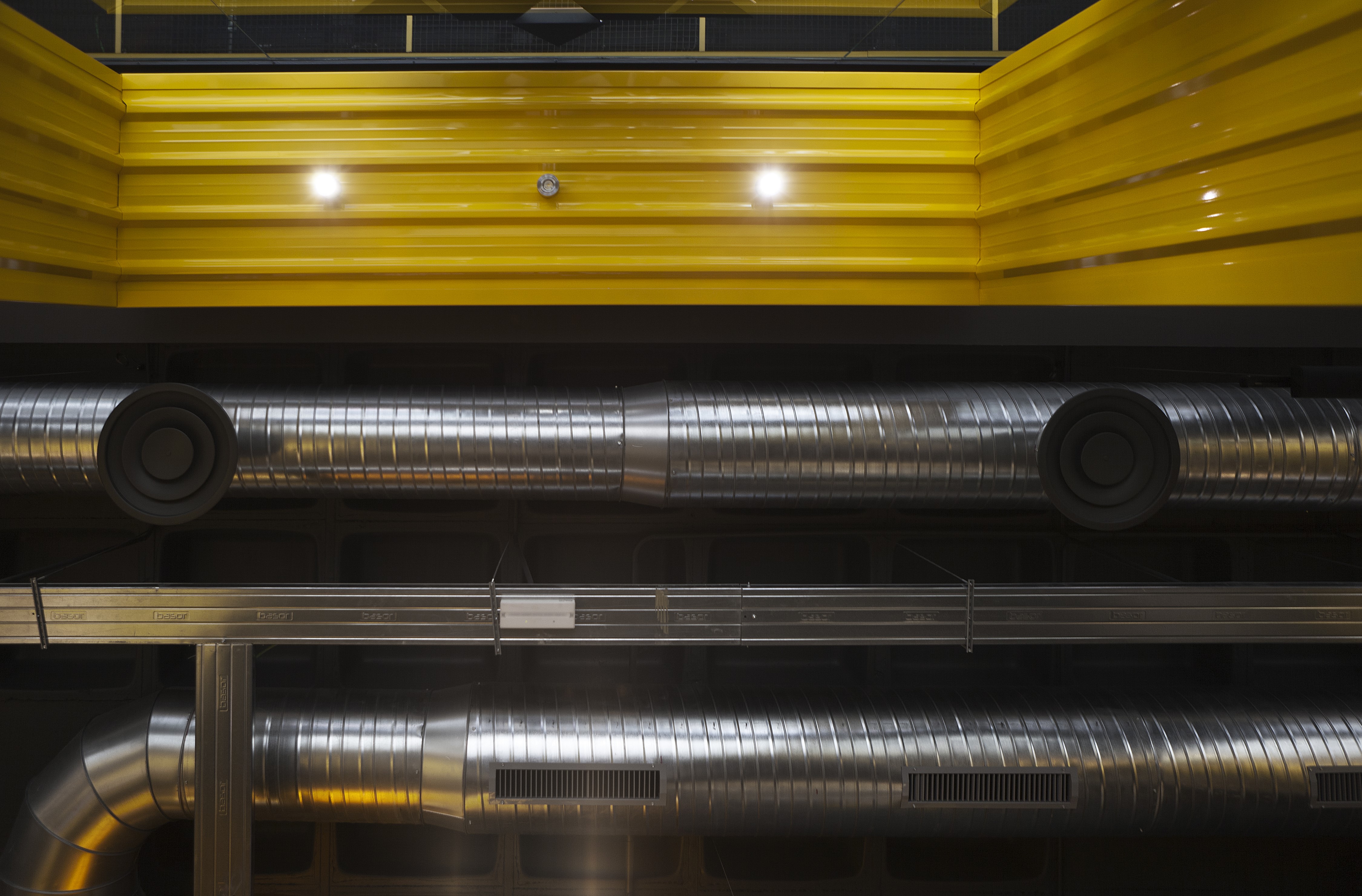 工业风 MISTERNUTRICIÓN 旗舰店，简约设计诠释 Santiago de Compostela-22