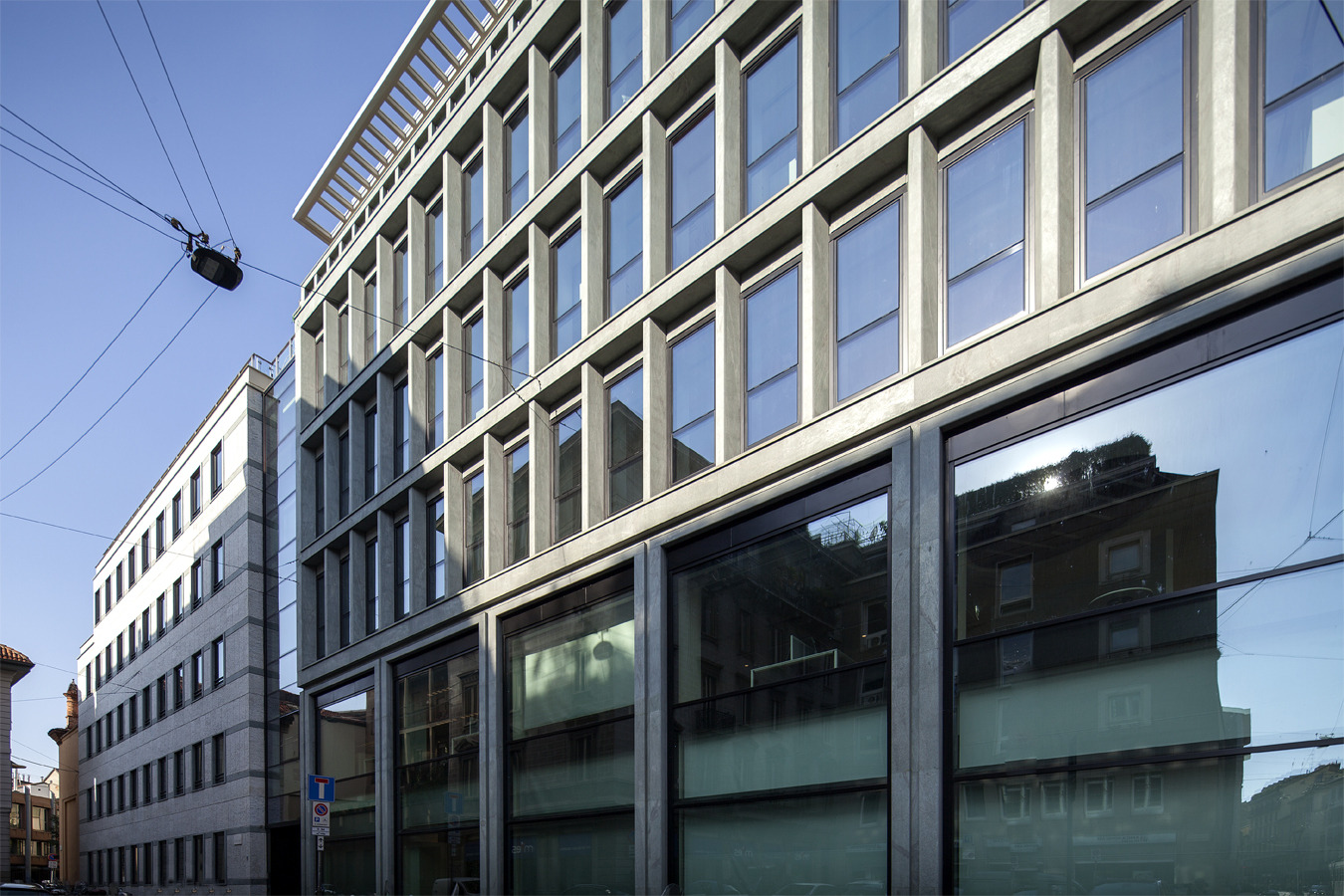 米兰 Ernst & Young 总部大楼翻新-1