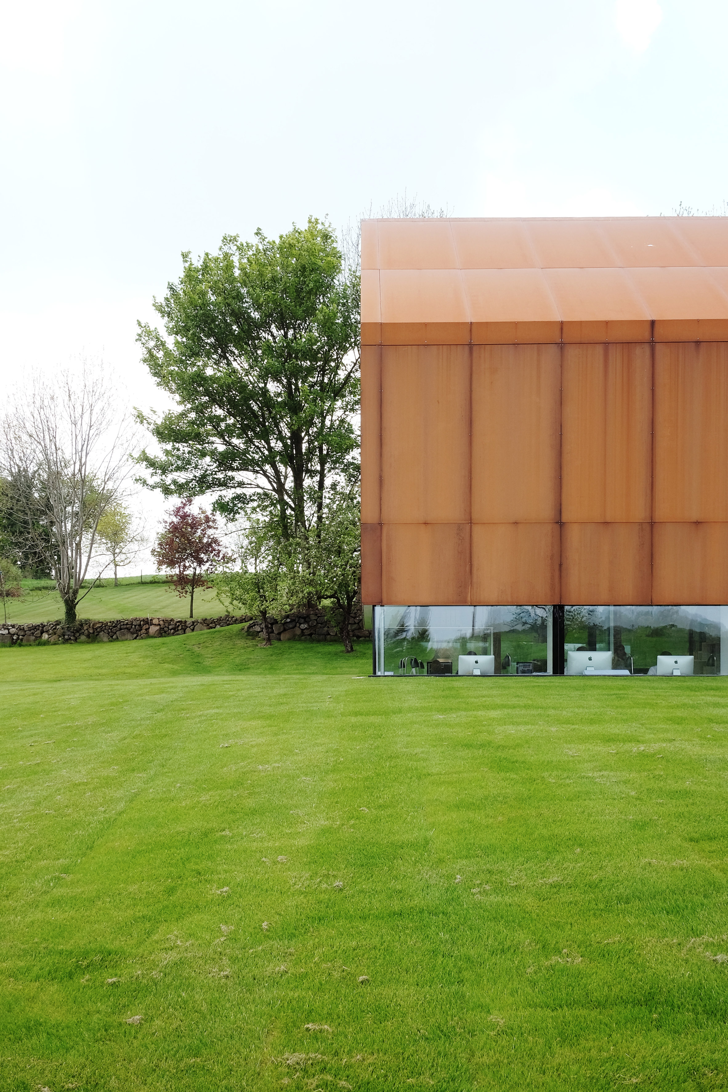 北爱尔兰嵌入式耐候钢工作室-5