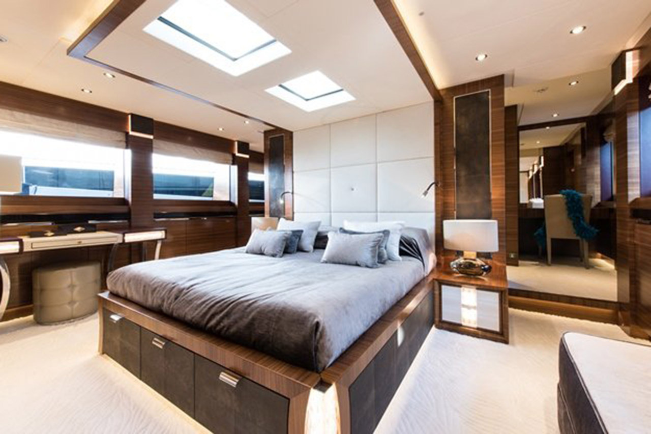 融合传统与创新的 50 米豪华游艇室内设计-9