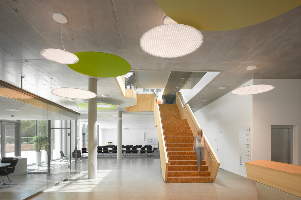 施迈茨通信中心-1