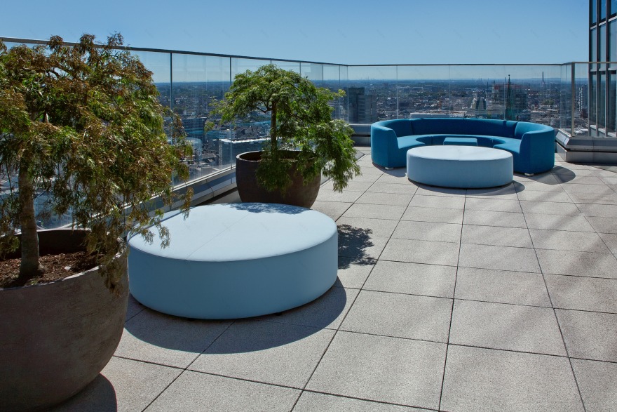 德国杜塞尔多夫 Dreischeibenhaus 顶层露台 Phoeni· 餐厅酒吧-9