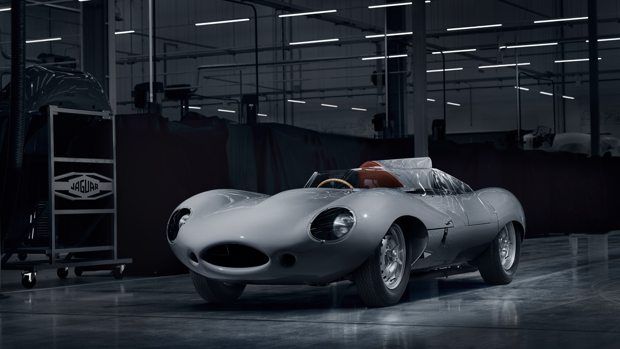 捷豹重启 D 型赛车生产,手工打造 25 款新车-0