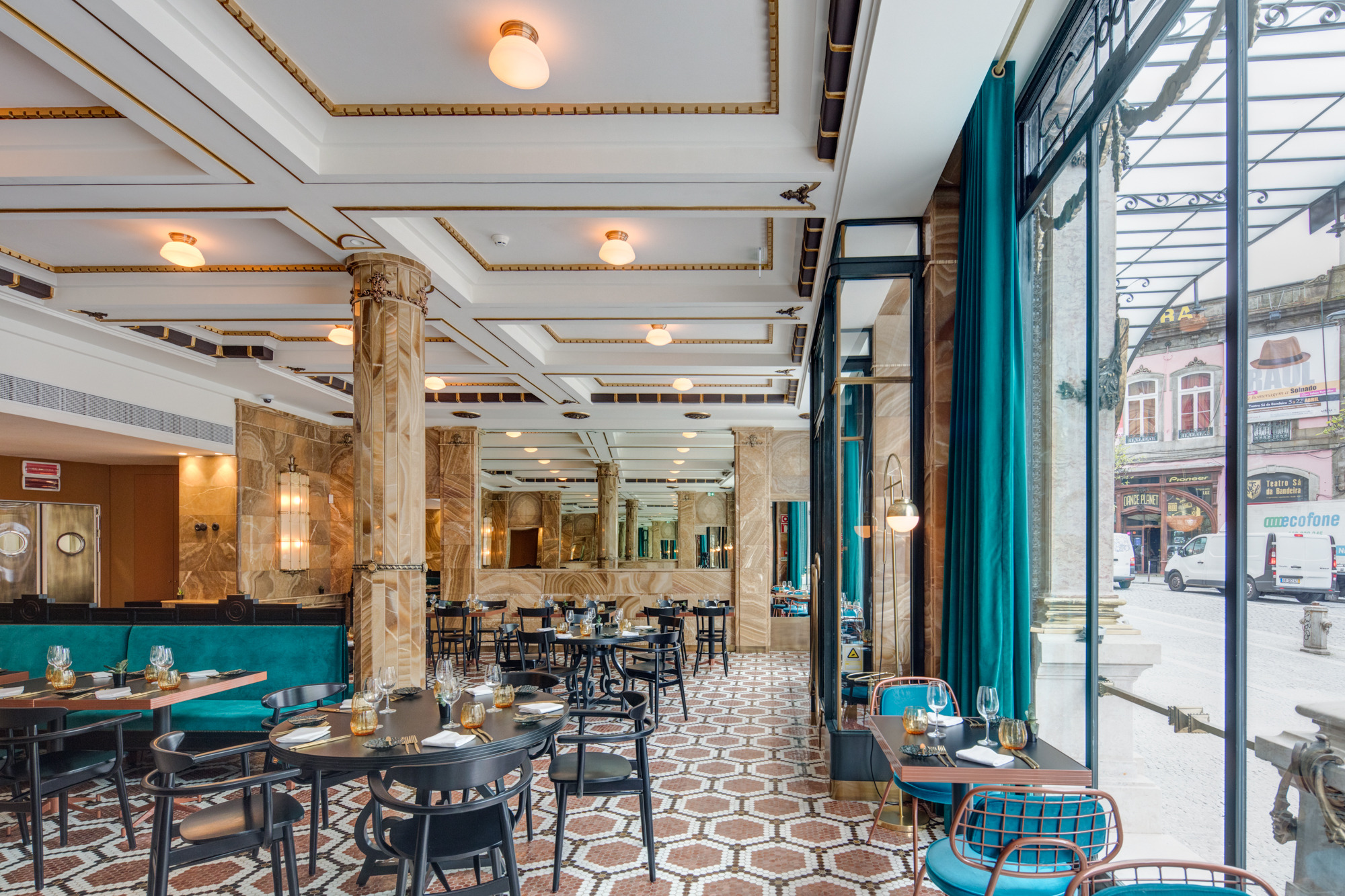 葡萄牙波尔图历史建筑“A Brasileira”酒店的修复与新生-62