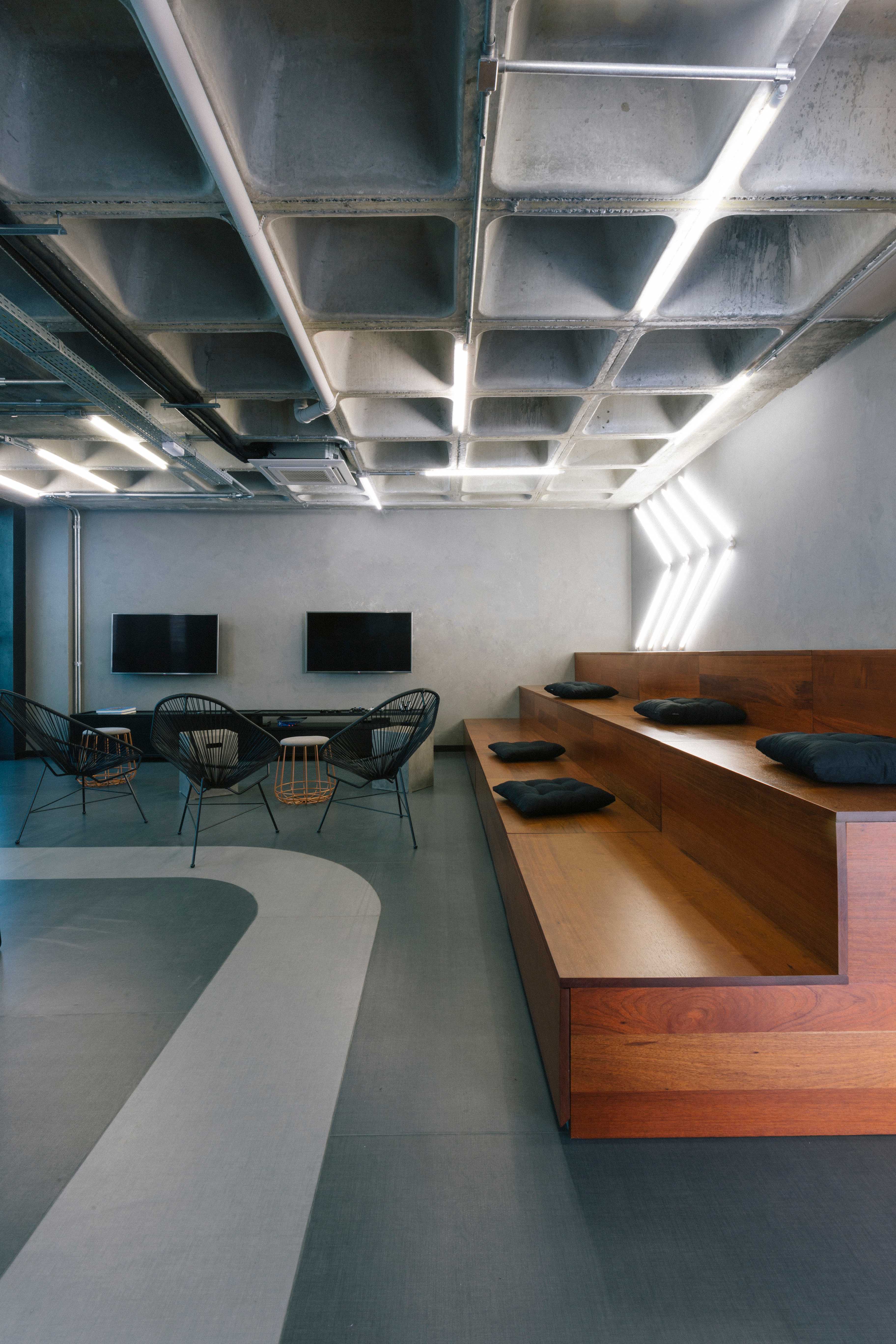 巴西 Azion 科技公司办公室——极客文化与工业风格的完美融合-25