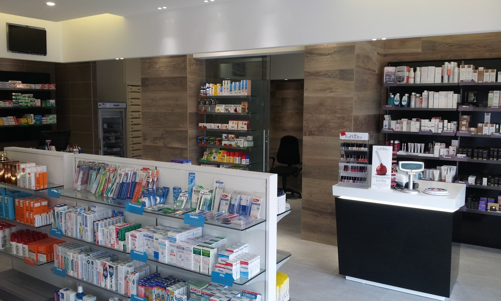 2014 年完成的 Dr.ssa. Spadaro 药店室内设计-4