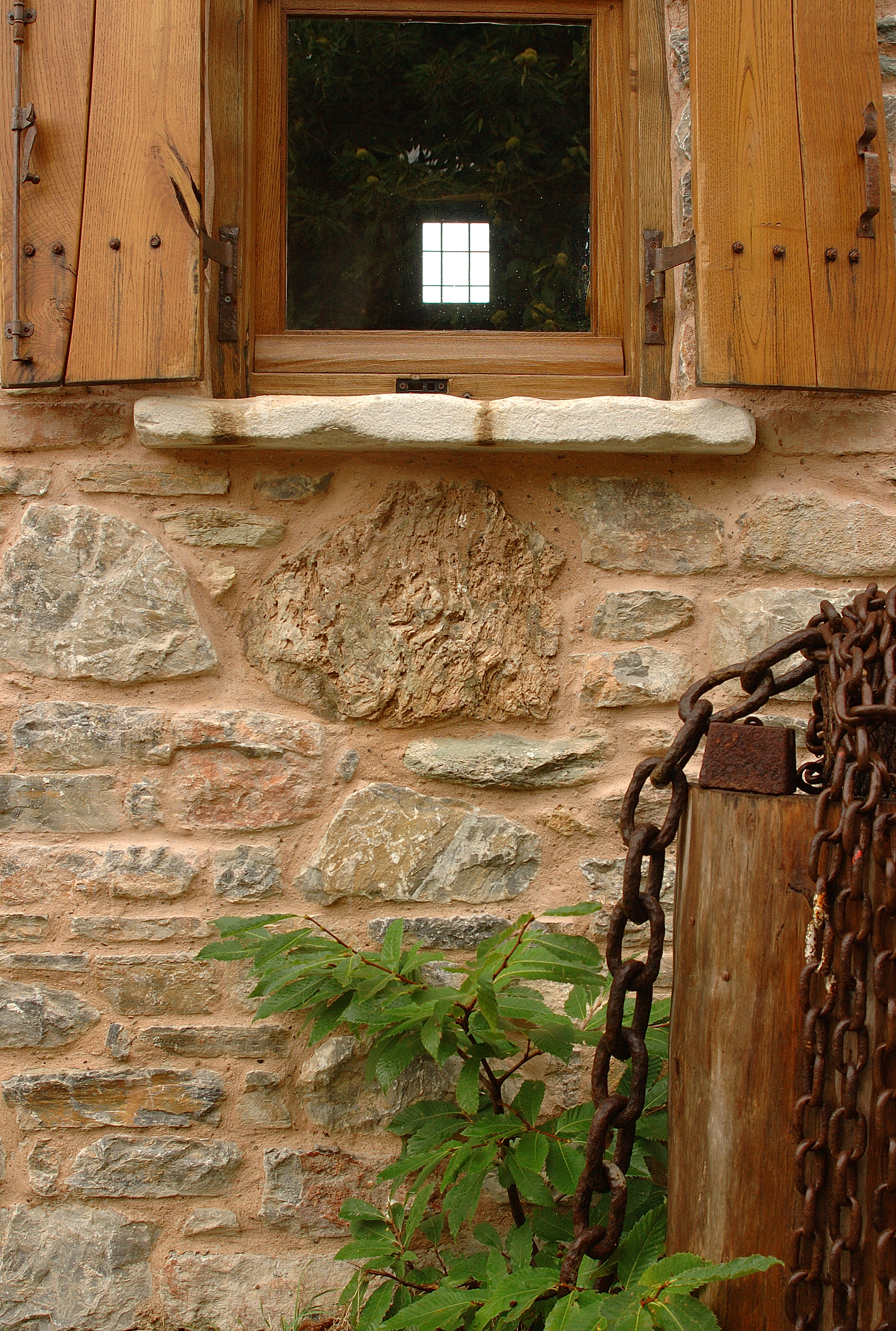 Pelion 山间混凝土石屋，融入自然的简约生活-66