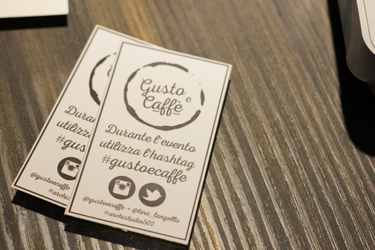 优雅珠宝般的咖啡店设计-0