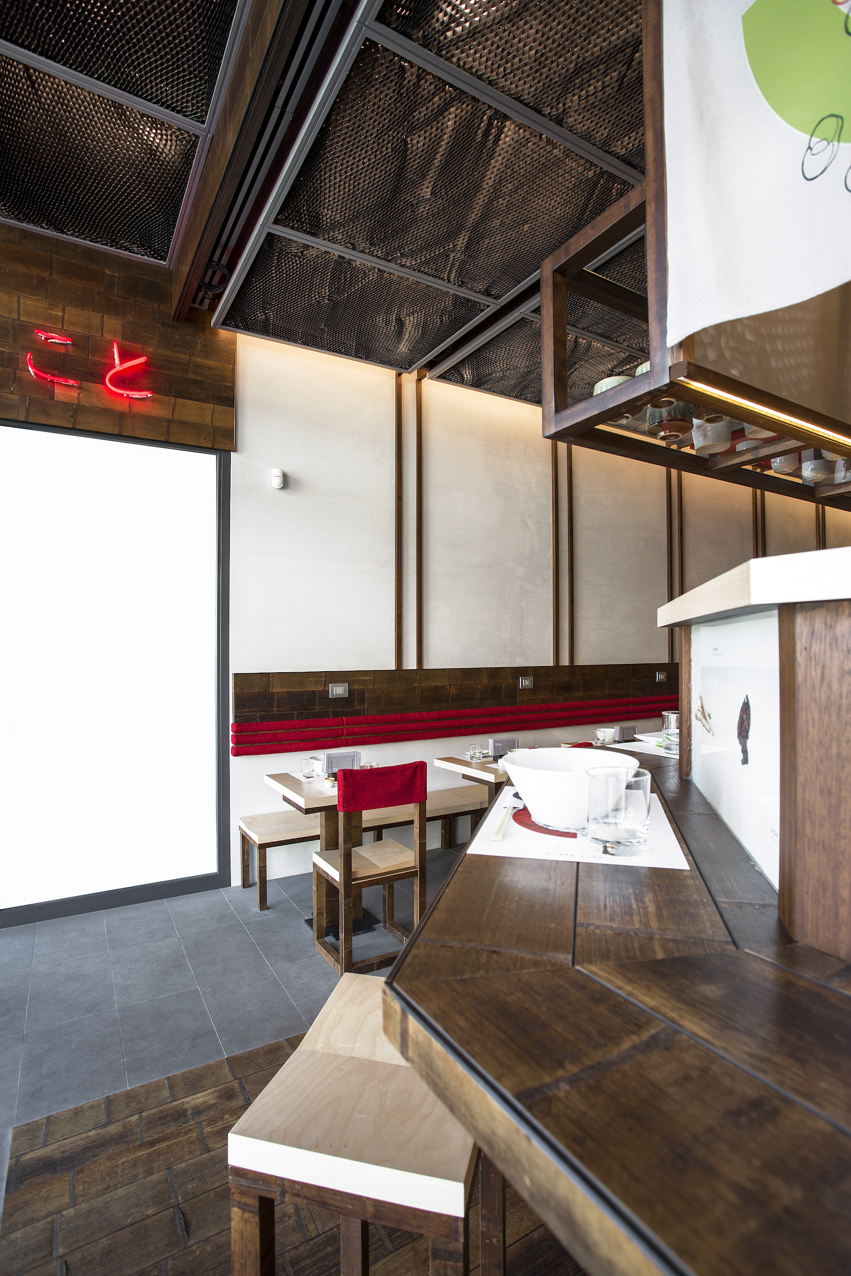 对话传统 | 意日风格共融的 KOTO 拉面餐厅设计-7