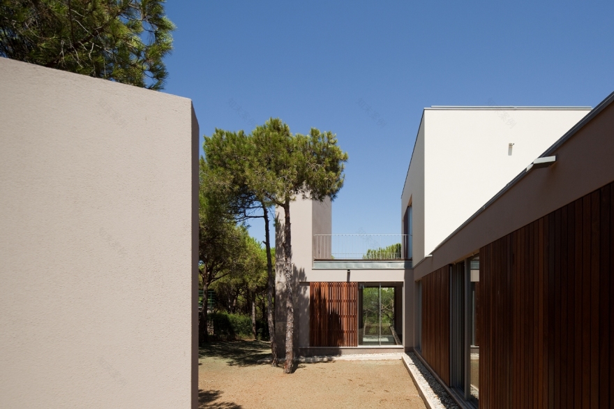 绿海滩别墅的私密与公共空间融合设计-6