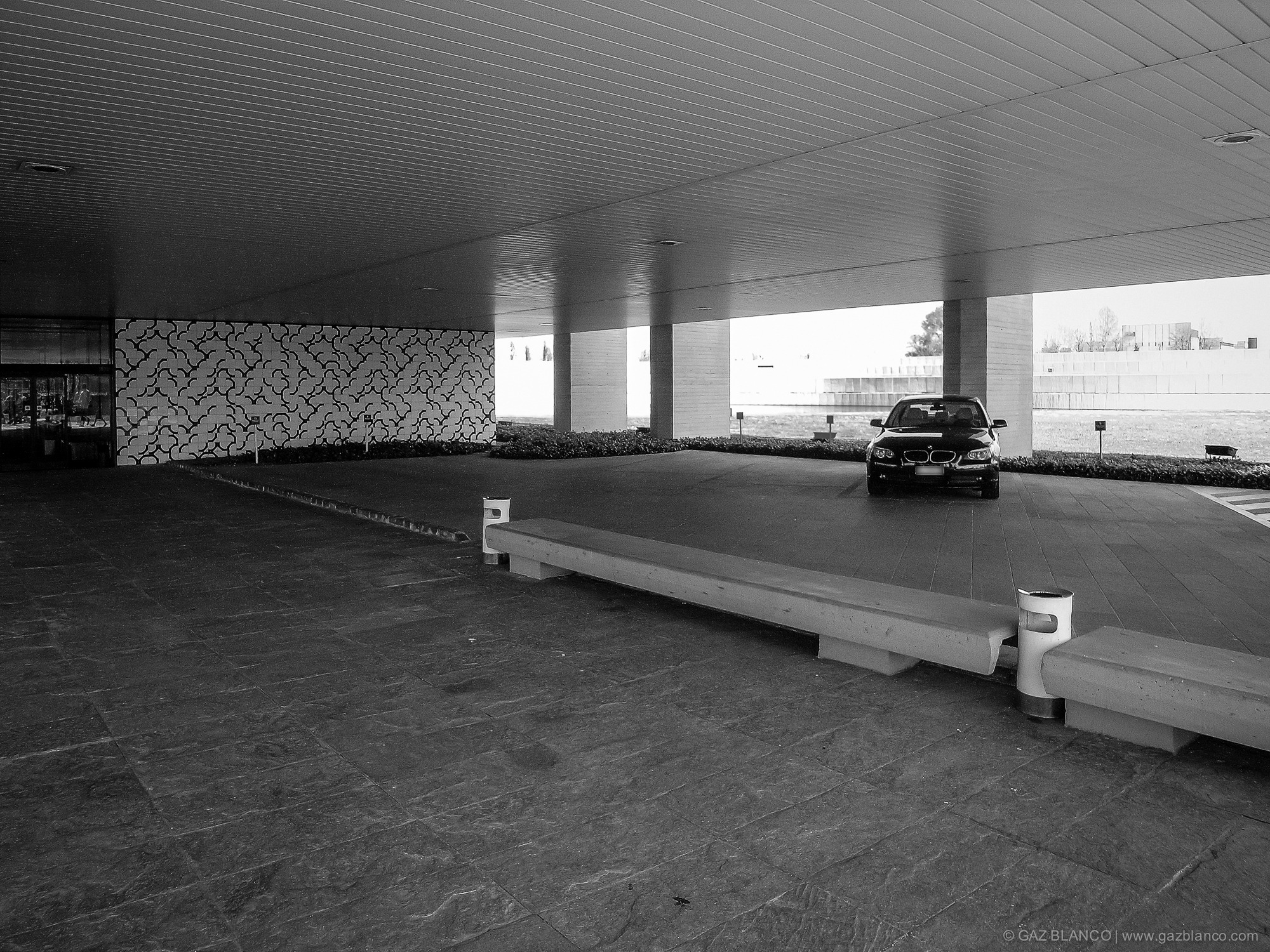 奥斯卡·尼迈耶的意大利 Mondadori 大厦 | 现代建筑的华美乐章-11