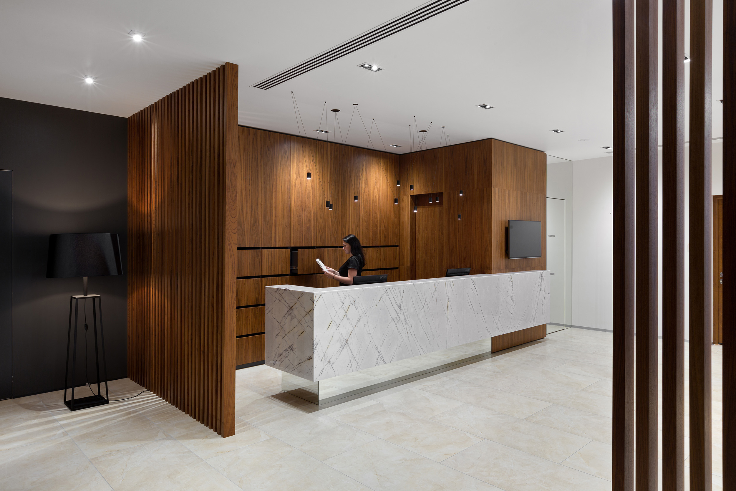 数字牙科诊所 TEFI——现代医疗空间的艺术诠释-2