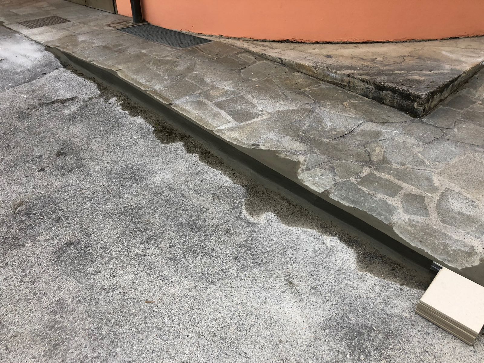 2018 年完成的商铺入口人行道设计-3