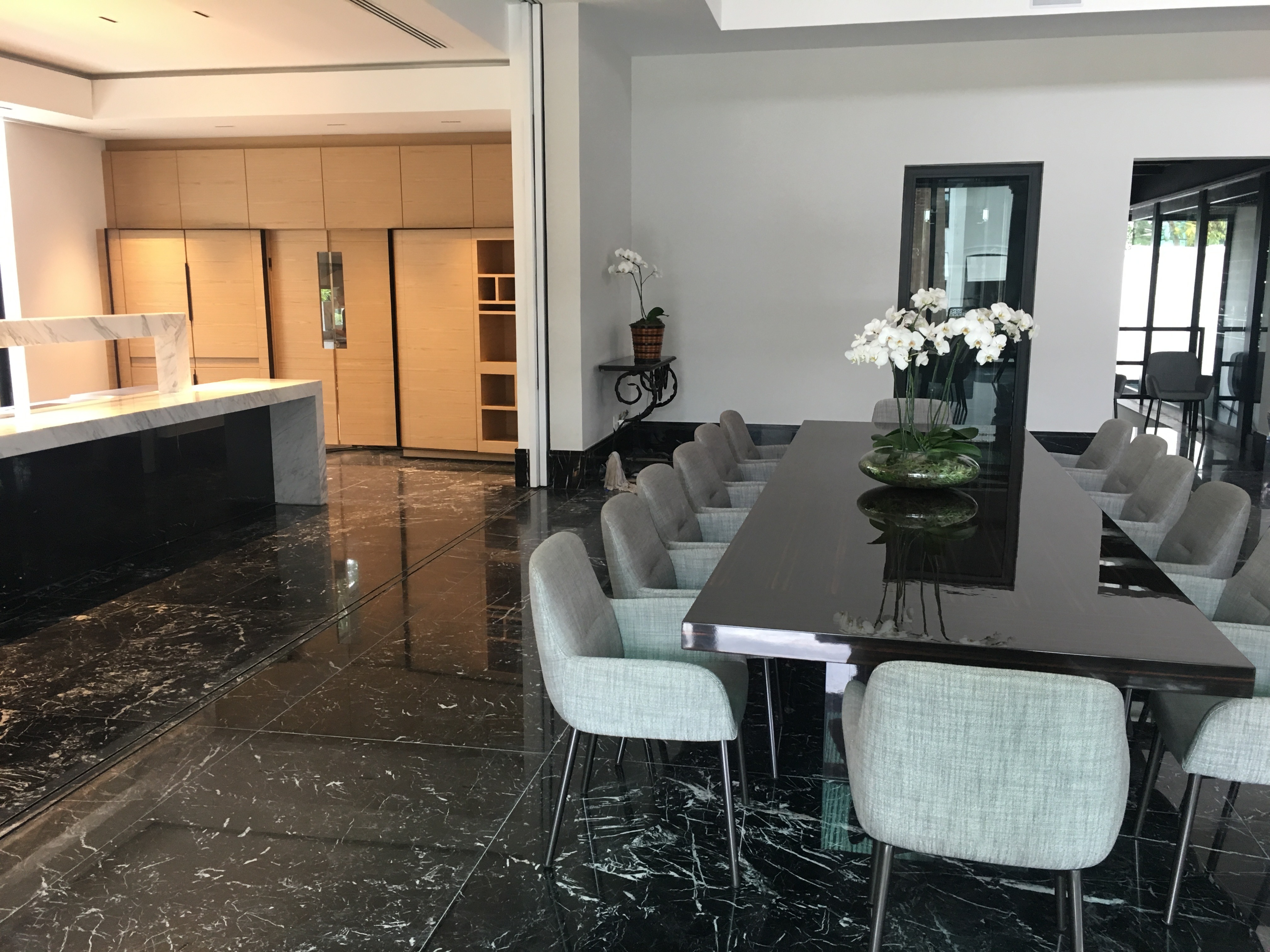 私人豪华别墅，融合传统与创新的室内设计-3